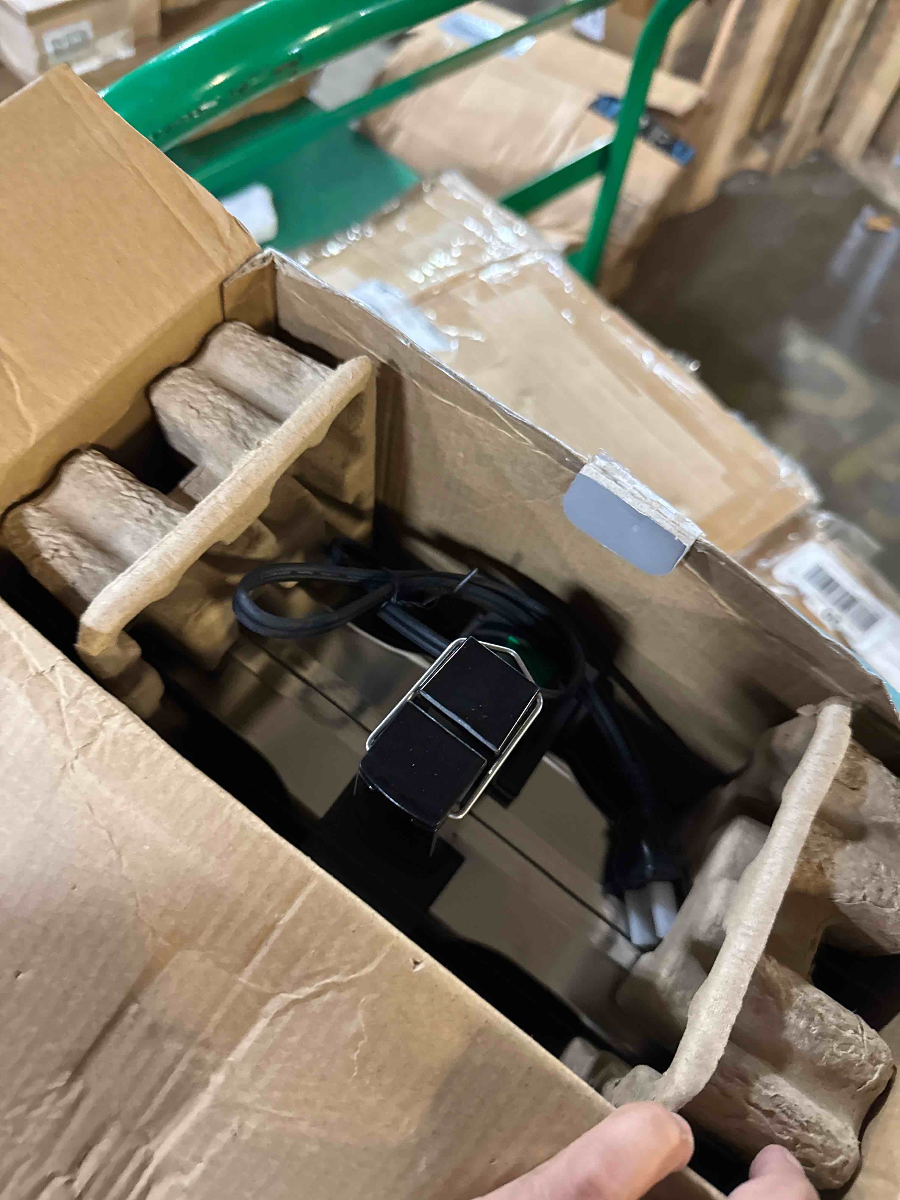 https://s3.amazonaws.com/lotting-images-prod/phillipi/PNK3533927_1754331735620.jpeg