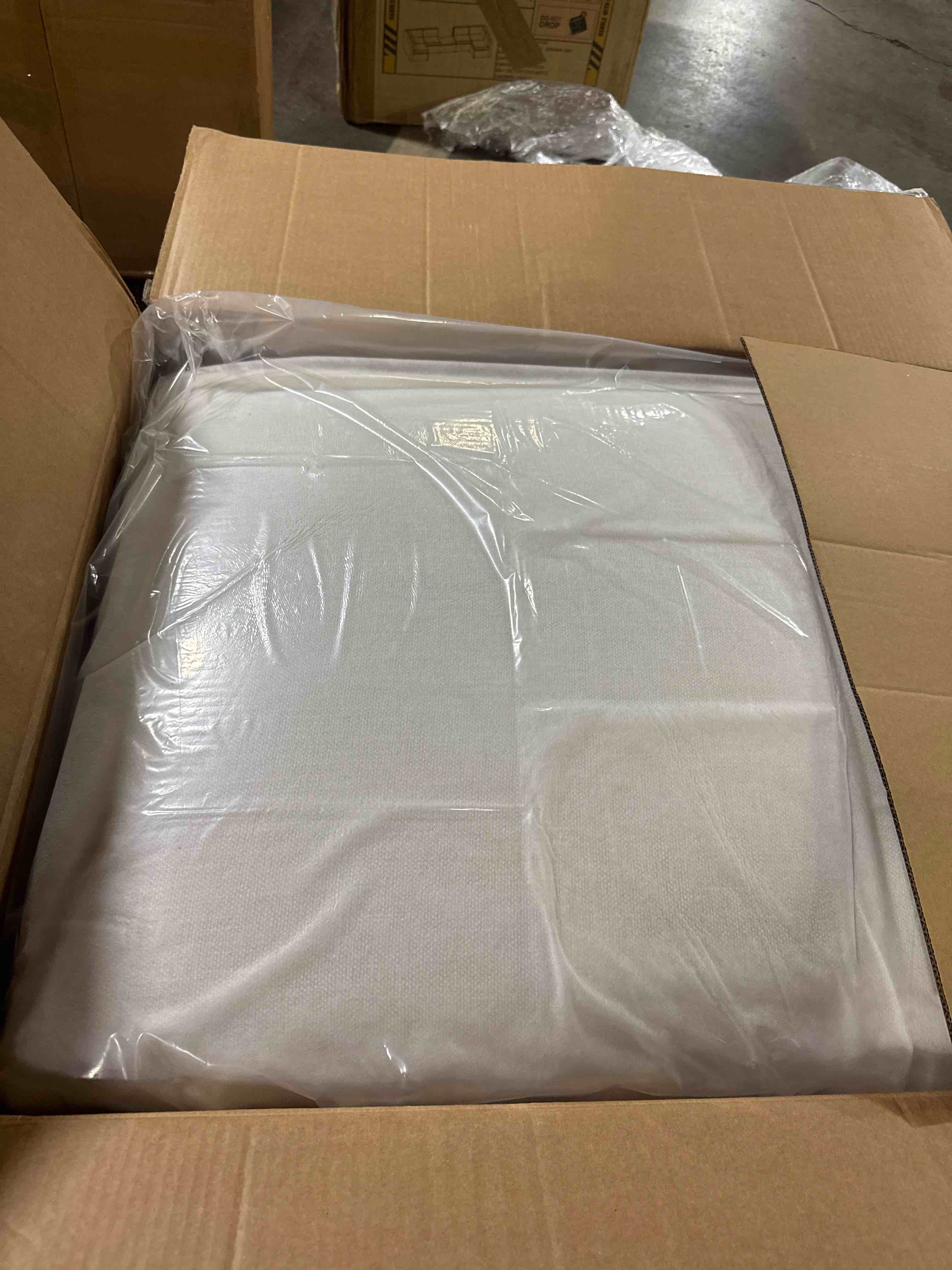 https://s3.amazonaws.com/lotting-images-prod/phillipi/PNK3534112_1754926750534.jpeg