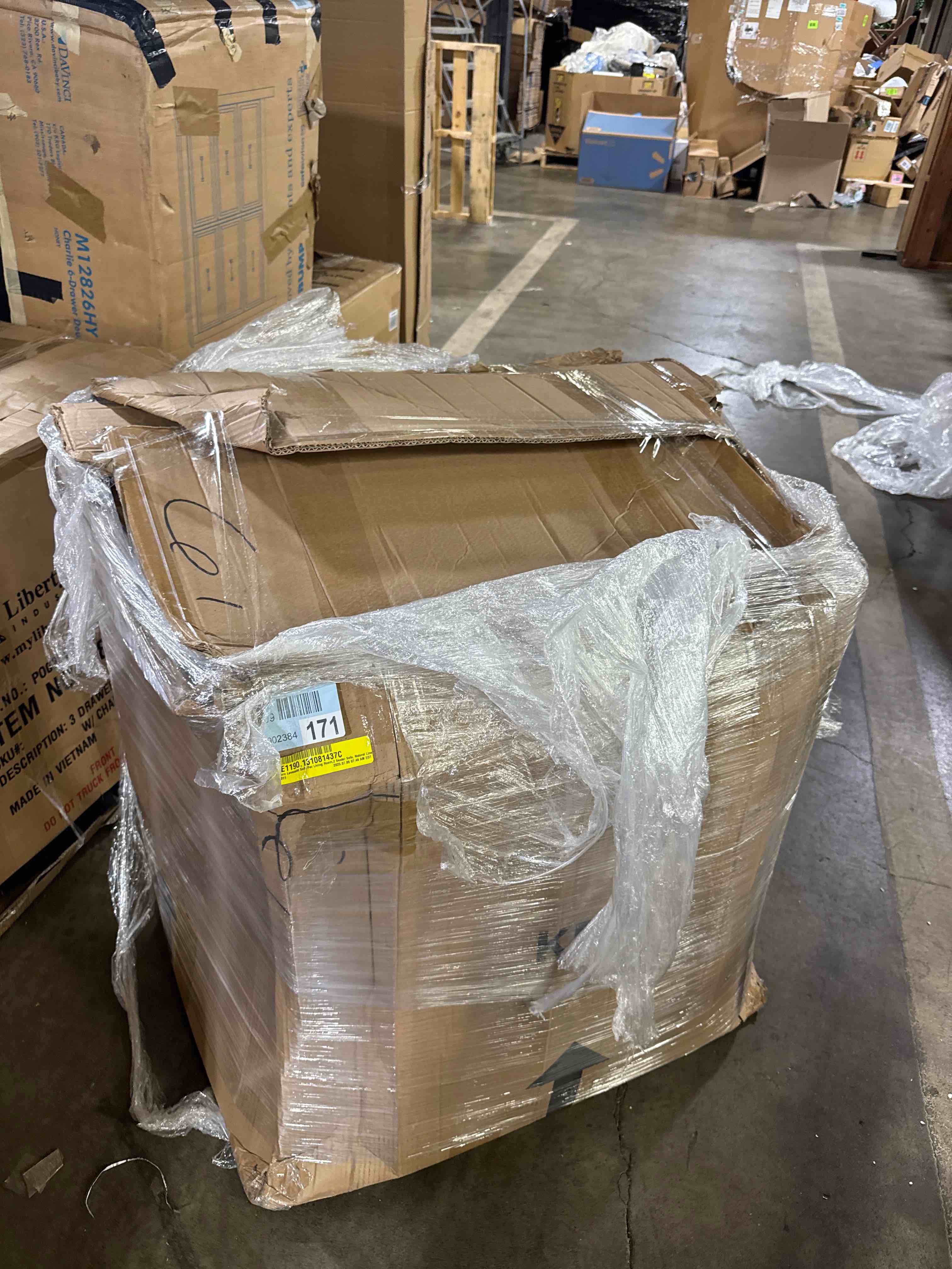 https://s3.amazonaws.com/lotting-images-prod/phillipi/PNK3534120_1754929121872.jpeg