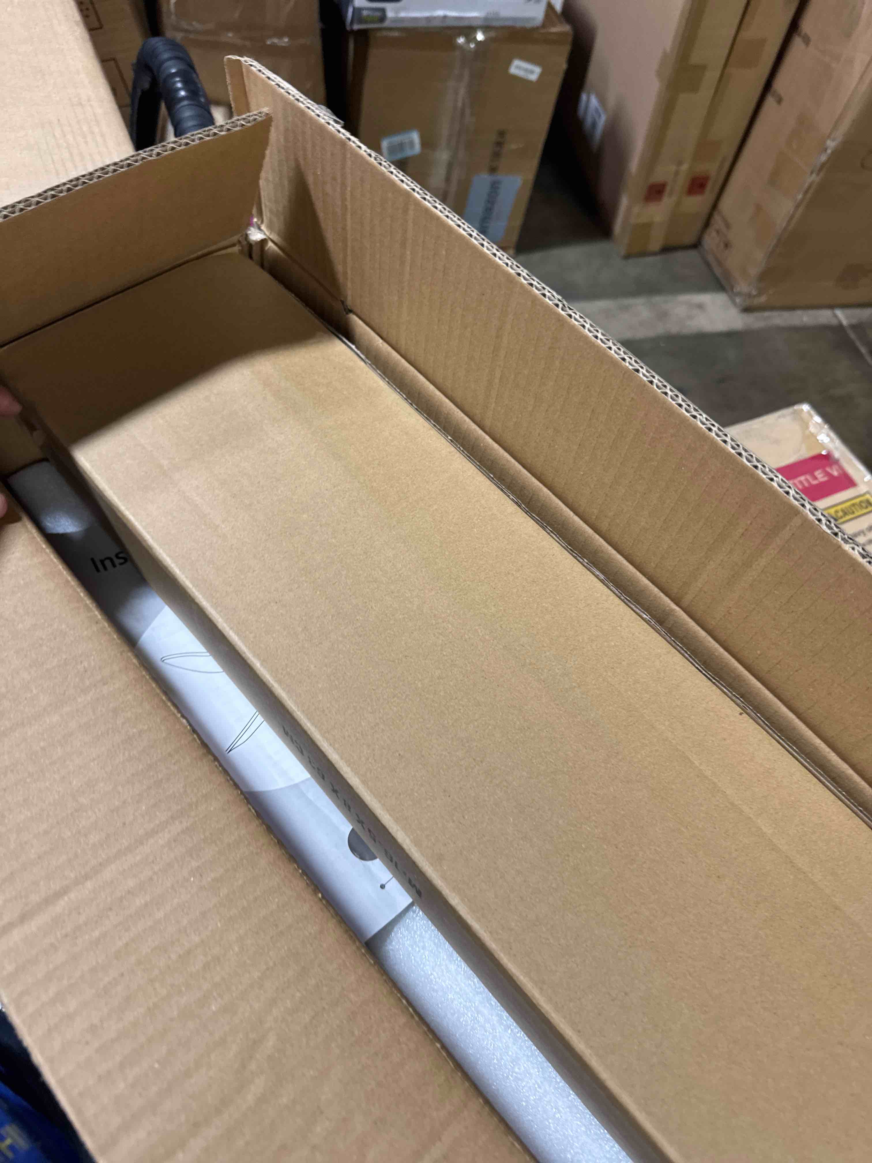 https://s3.amazonaws.com/lotting-images-prod/phillipi/PNK3534190_1755094058901.jpeg