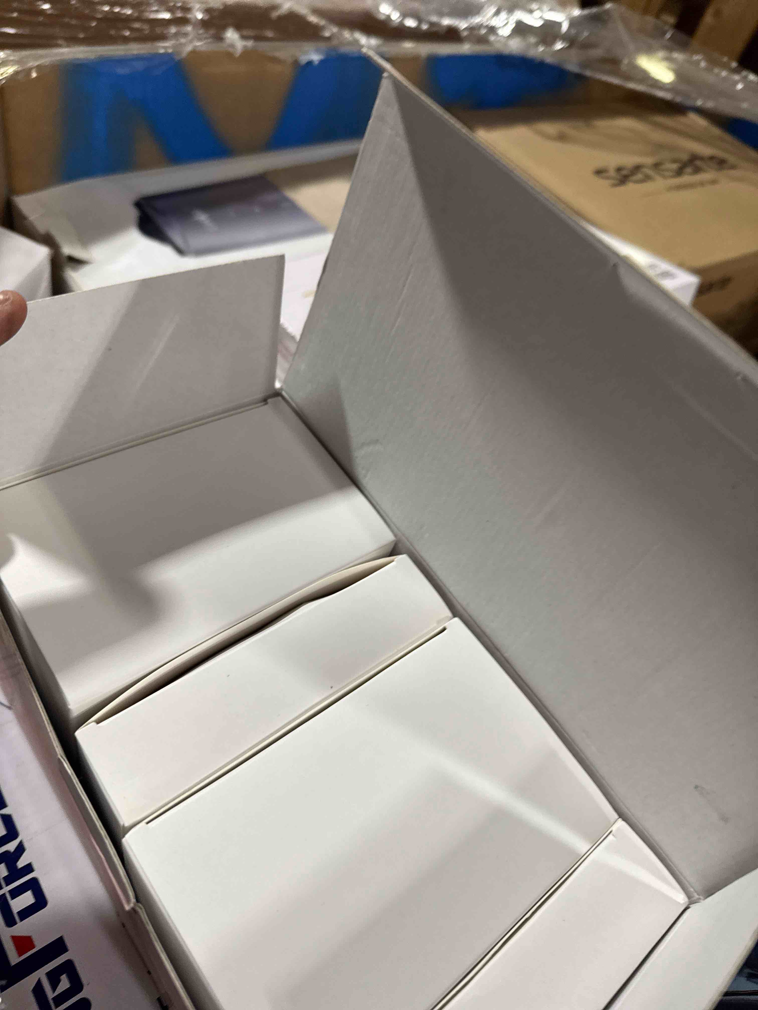 https://s3.amazonaws.com/lotting-images-prod/phillipi/PNK3534193_1755193121131.jpeg
