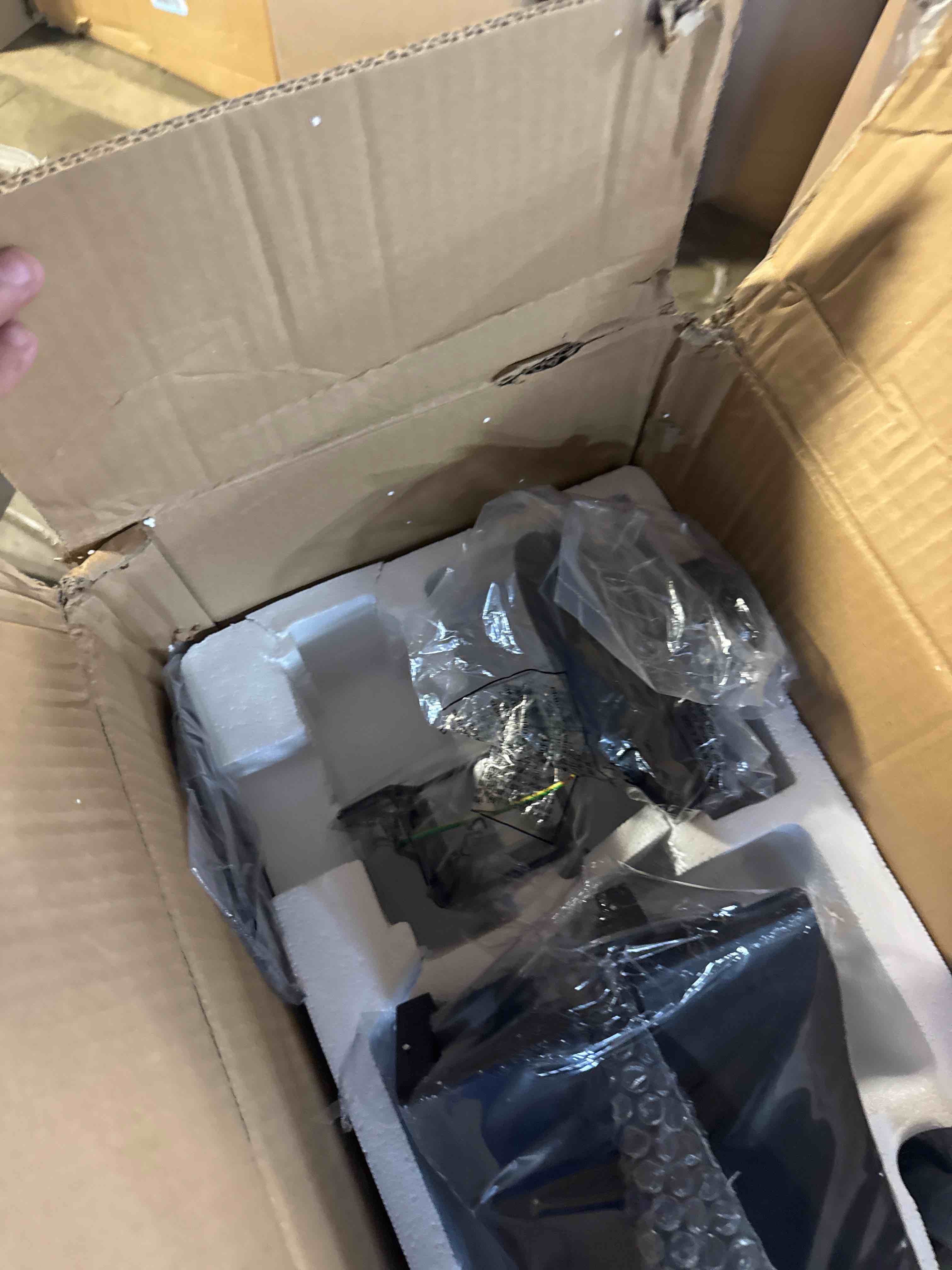 https://s3.amazonaws.com/lotting-images-prod/phillipi/PNK3534599_1755868180477.jpeg