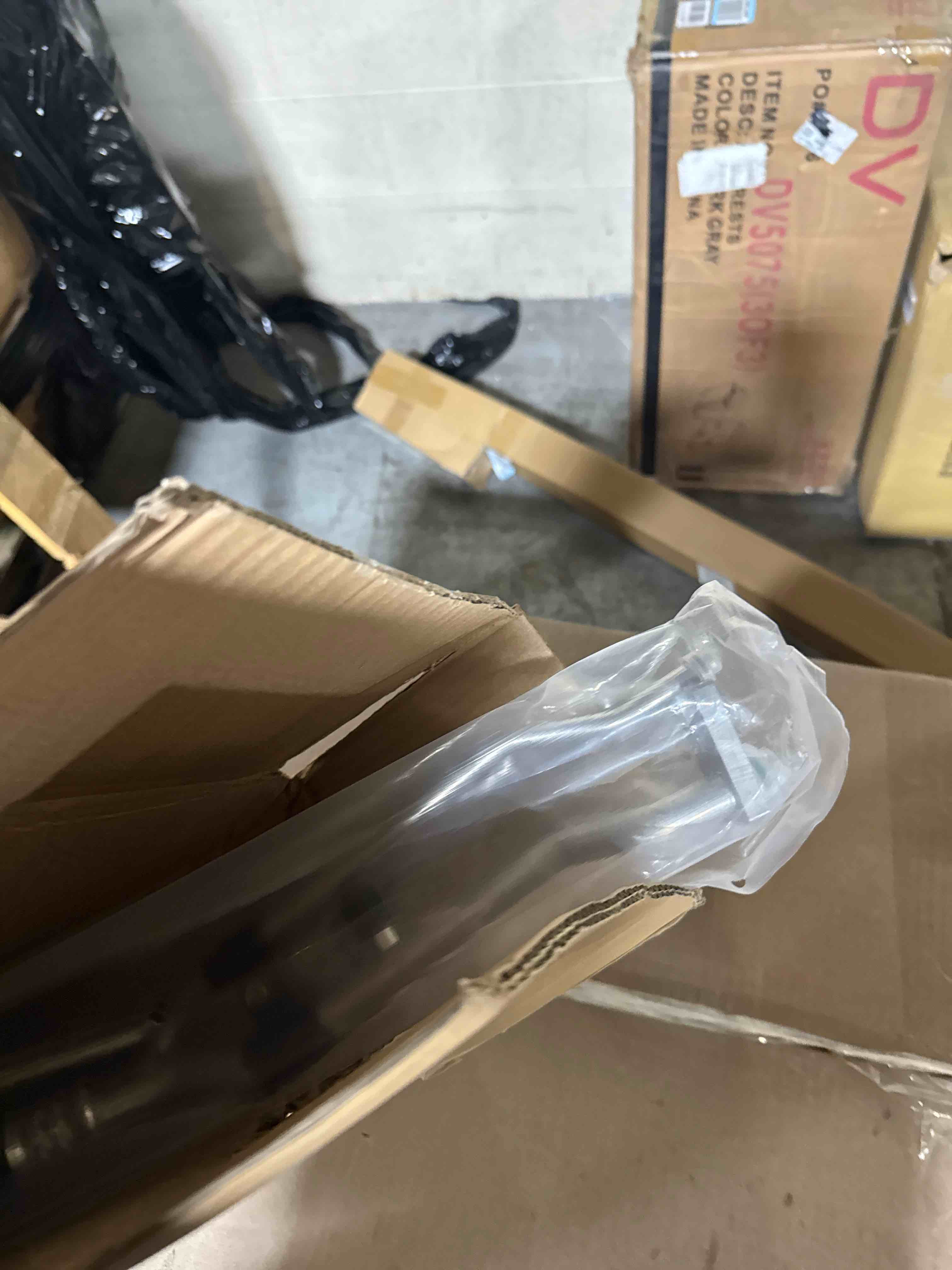 https://s3.amazonaws.com/lotting-images-prod/phillipi/PNK3534814_1756469828415.jpeg