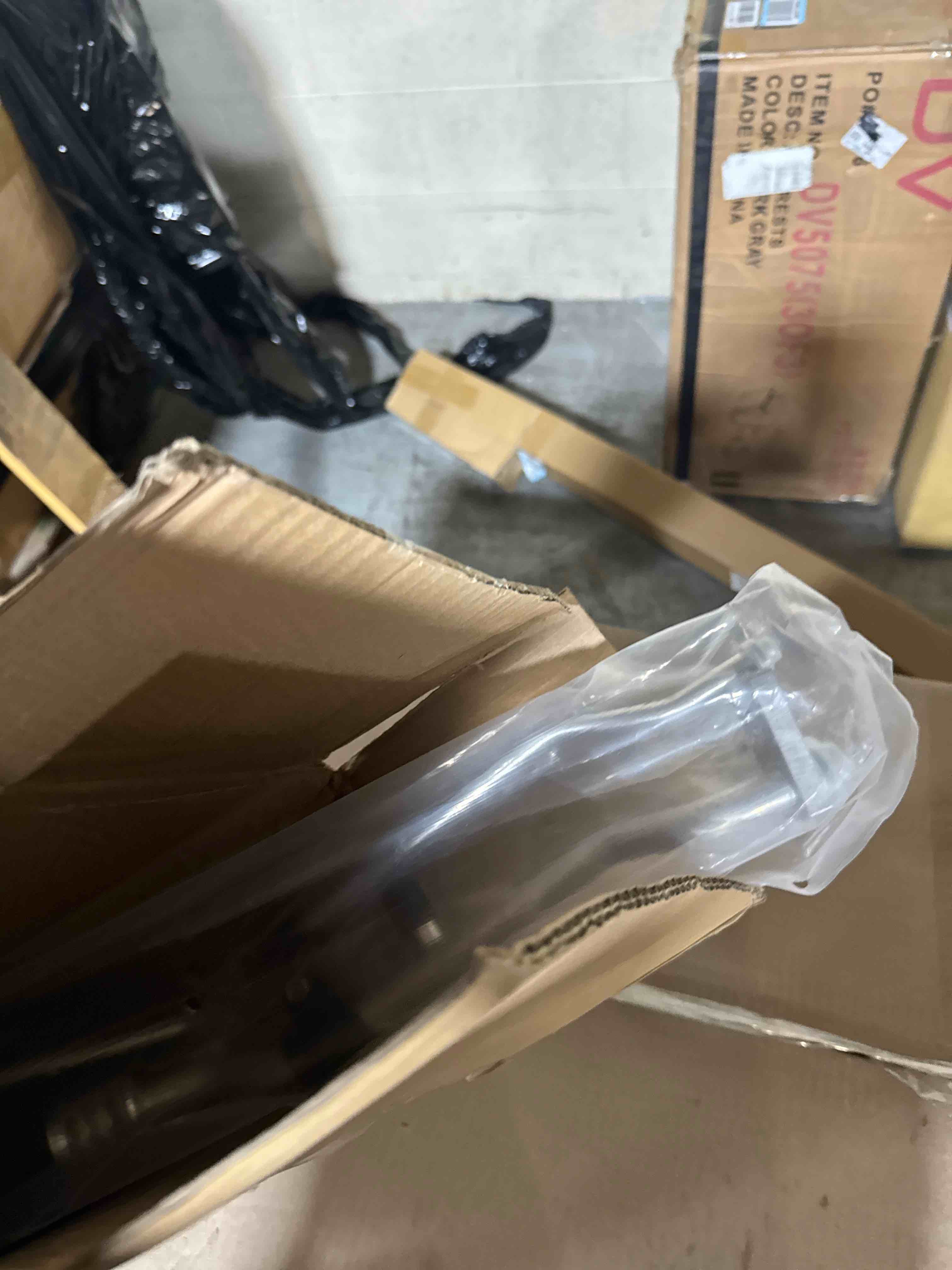 https://s3.amazonaws.com/lotting-images-prod/phillipi/PNK3534814_1756469829225.jpeg