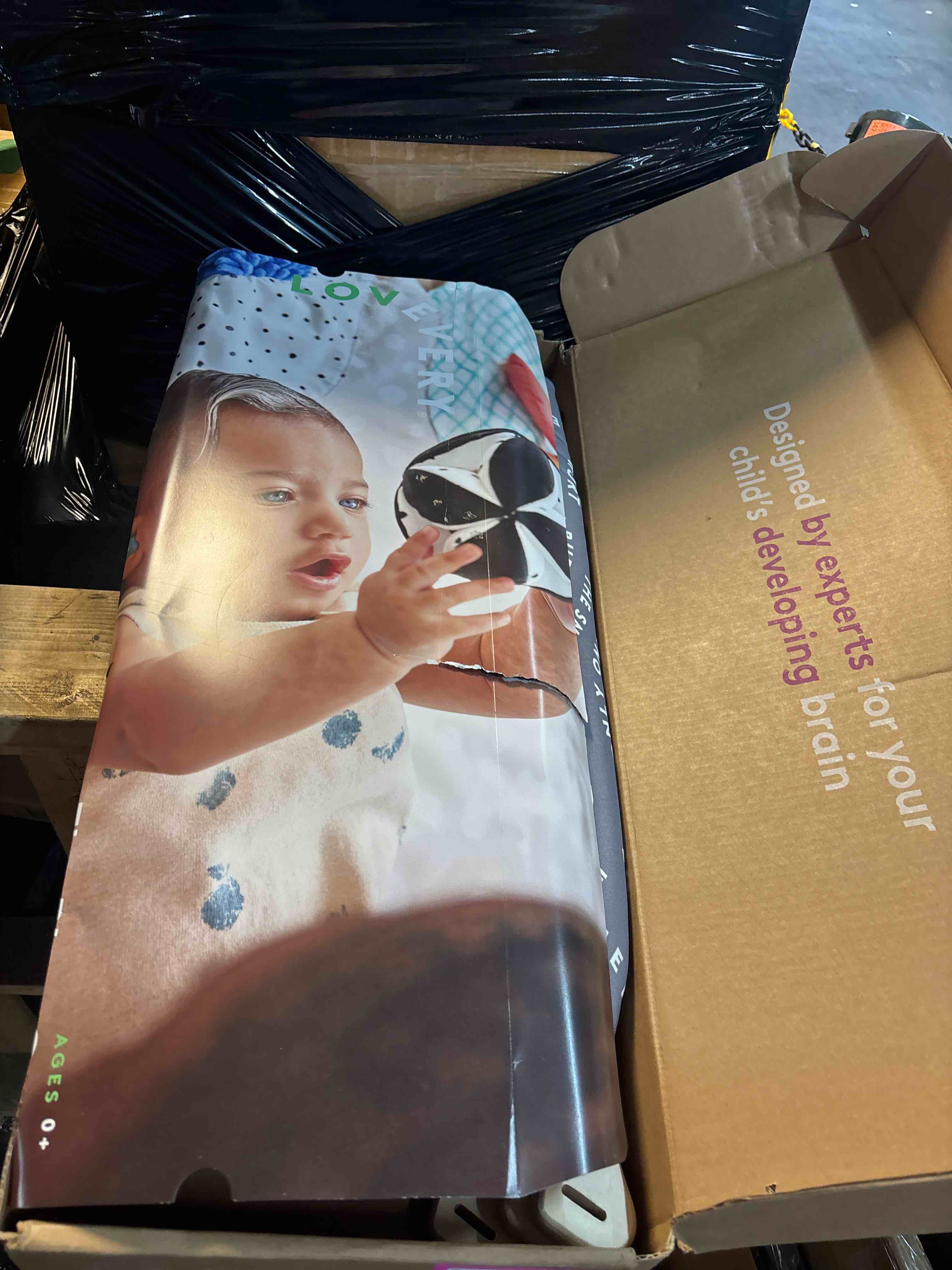 https://s3.amazonaws.com/lotting-images-prod/phillipi/PNK3535216_1751904417837.jpeg