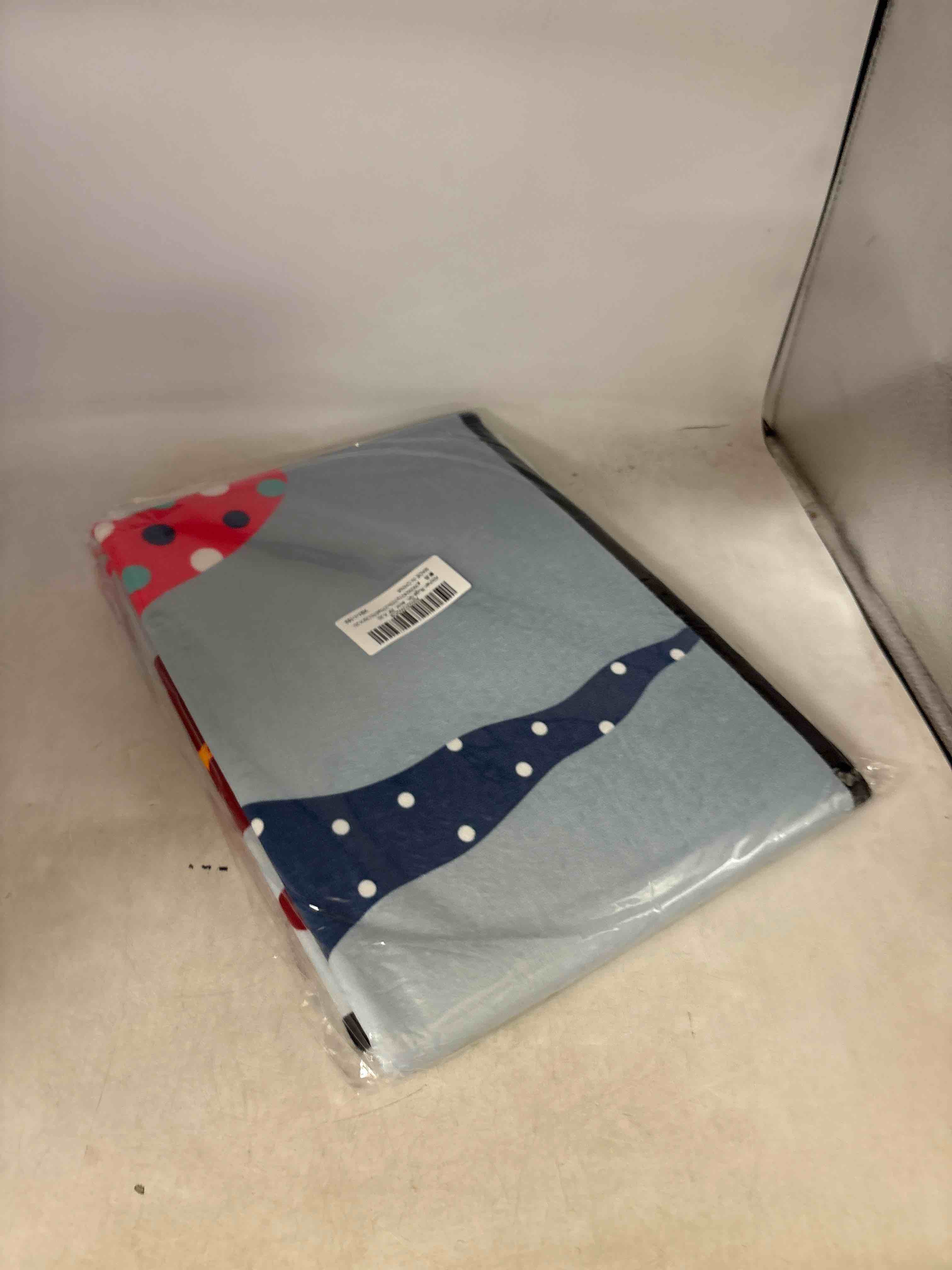 https://s3.amazonaws.com/lotting-images-prod/phillipi/PNK3535892_1752156057604.jpeg