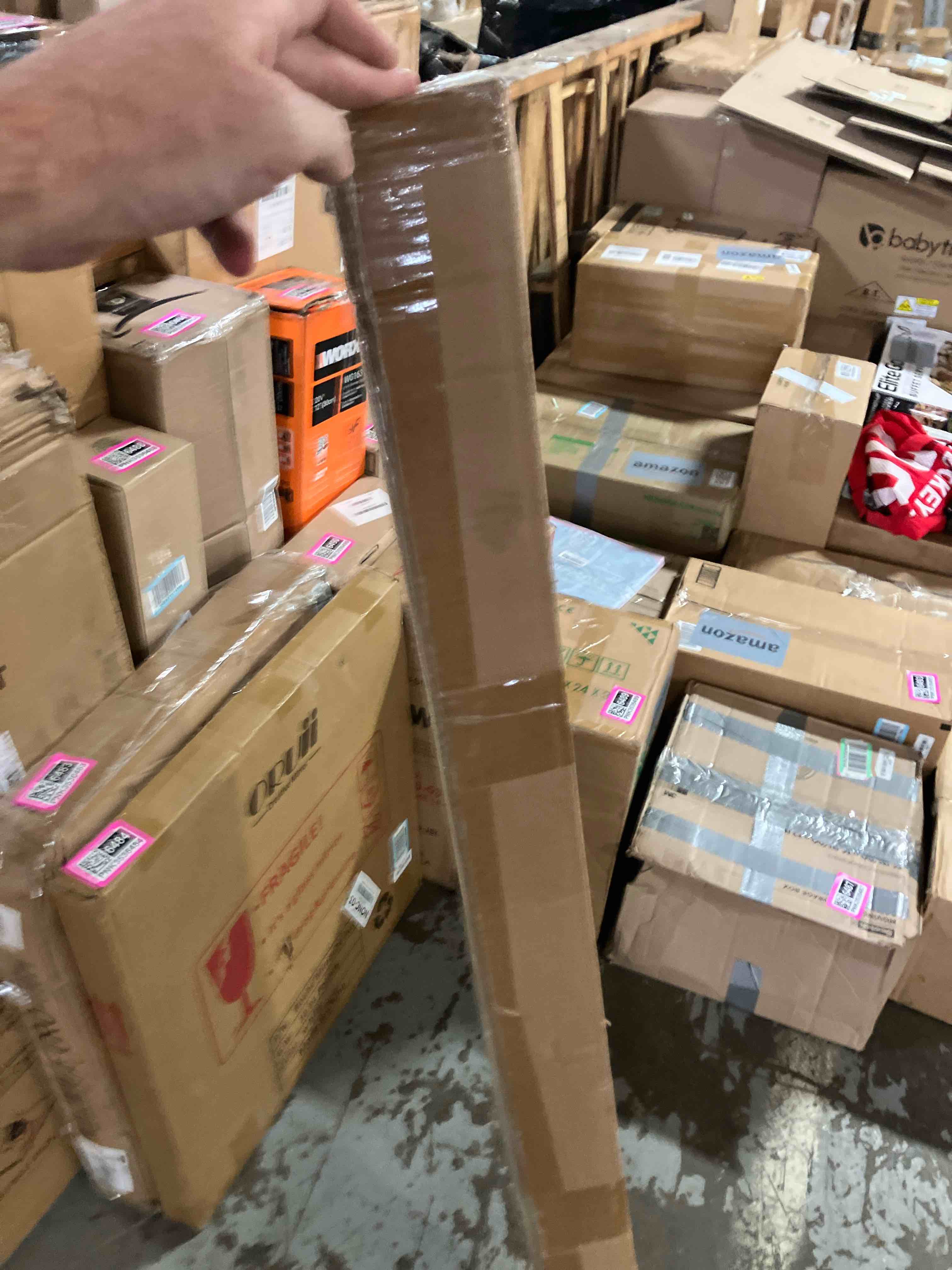 https://s3.amazonaws.com/lotting-images-prod/phillipi/PNK3536481_1755714692094.jpeg