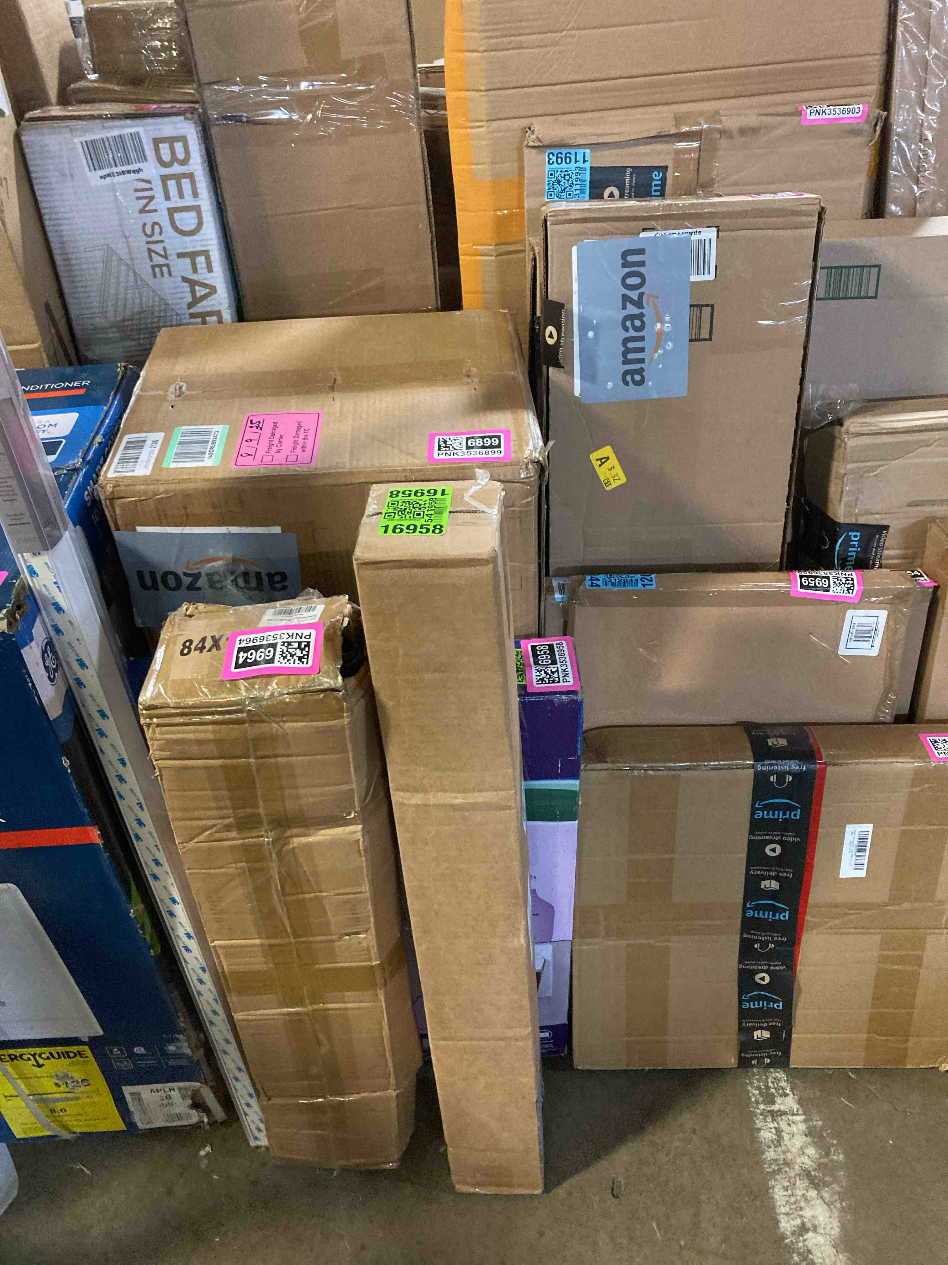 https://s3.amazonaws.com/lotting-images-prod/phillipi/PNK3536966_1755885746920.jpeg