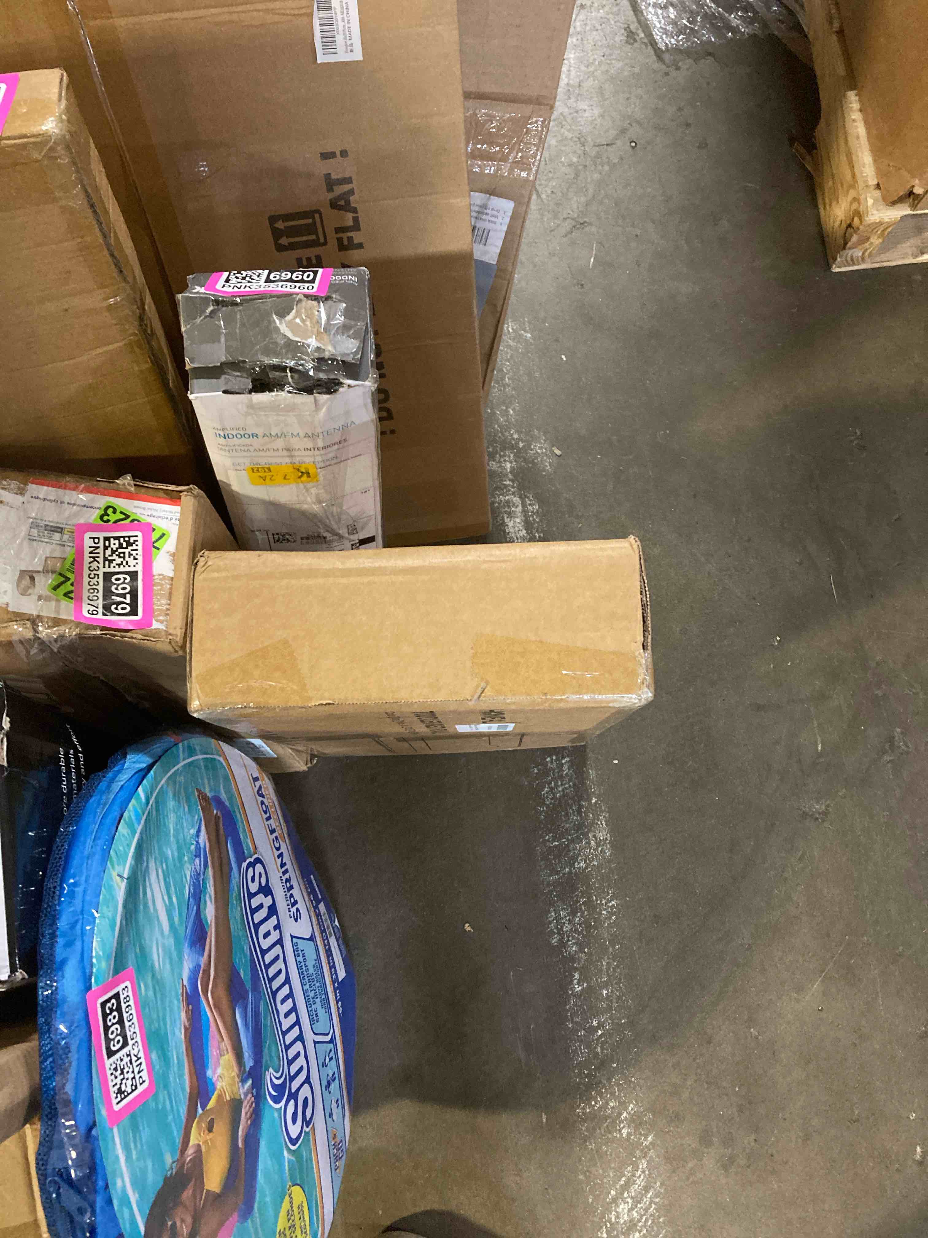https://s3.amazonaws.com/lotting-images-prod/phillipi/PNK3536985_1755888168004.jpeg