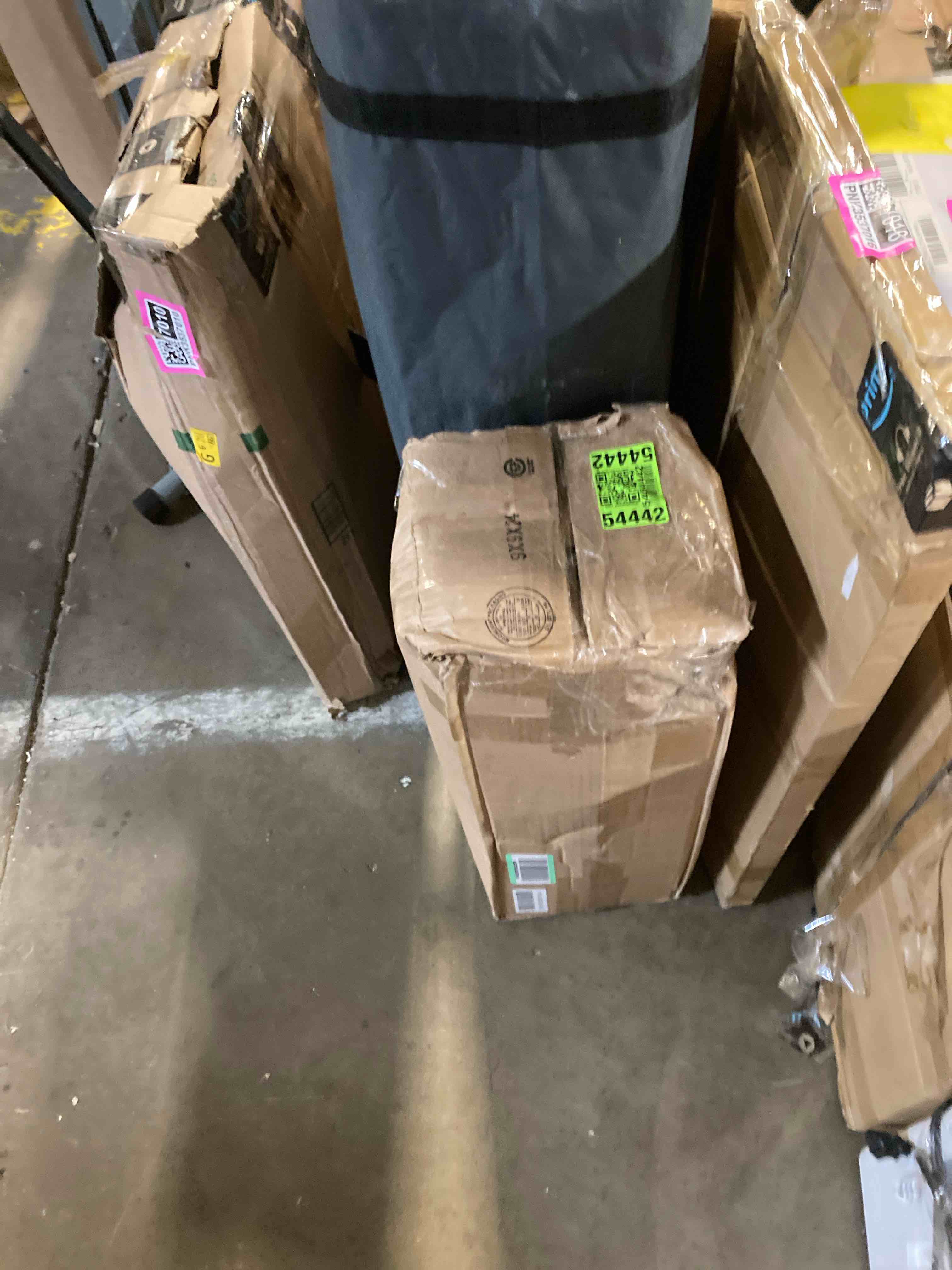 https://s3.amazonaws.com/lotting-images-prod/phillipi/PNK3537018_1755893411908.jpeg