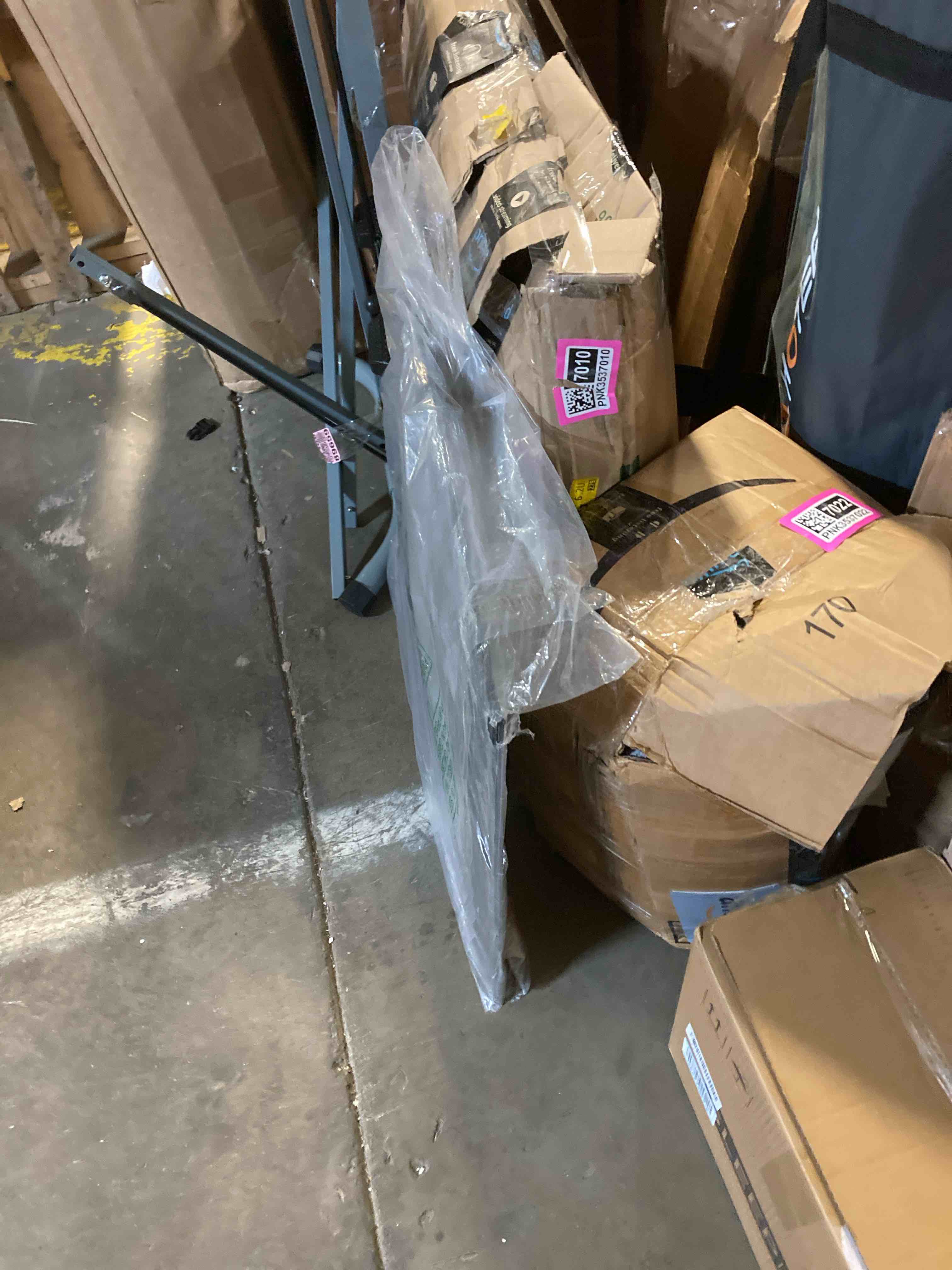 https://s3.amazonaws.com/lotting-images-prod/phillipi/PNK3537026_1755894744728.jpeg