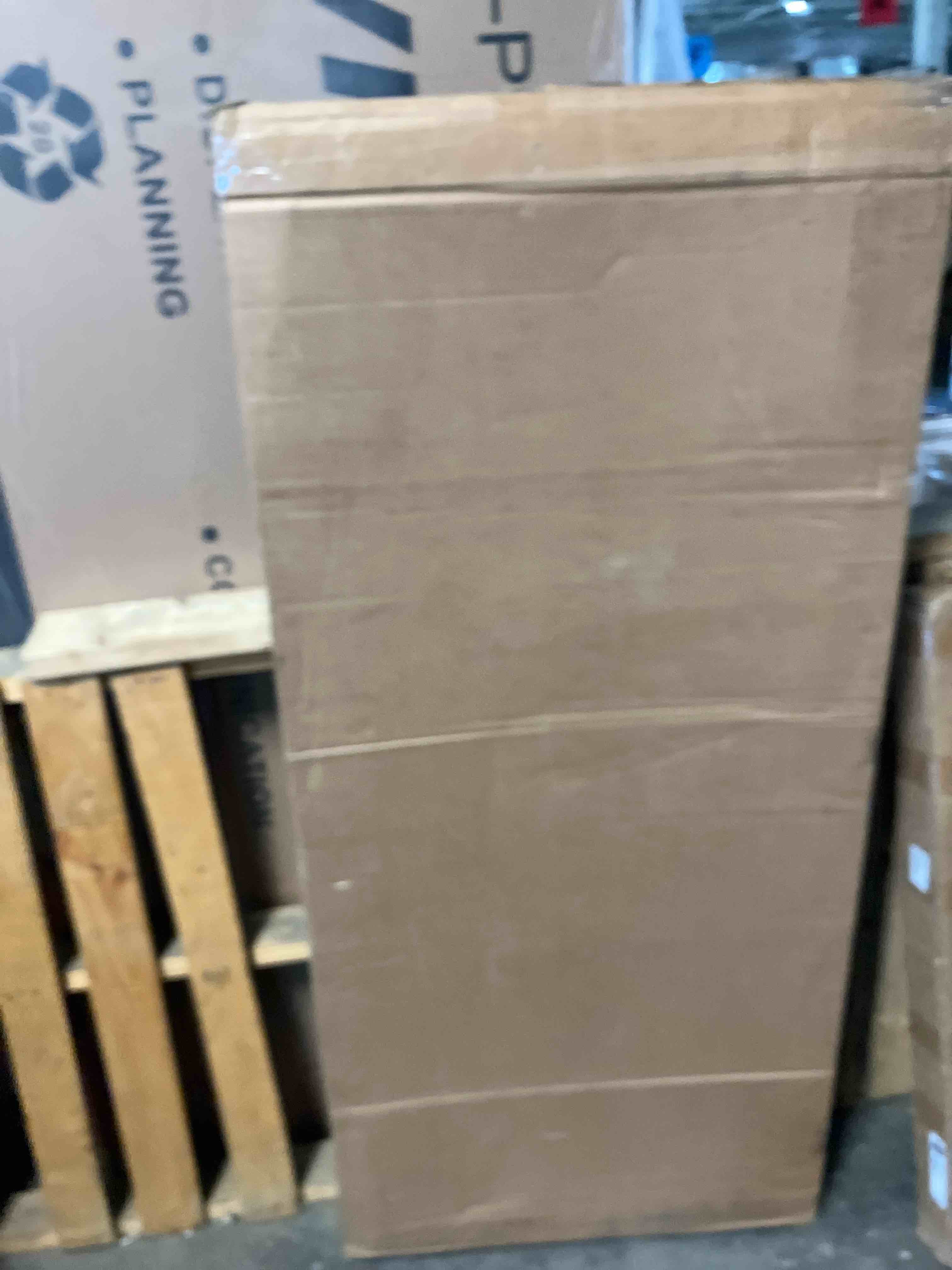 https://s3.amazonaws.com/lotting-images-prod/phillipi/PNK3537416_1756145587005.jpeg