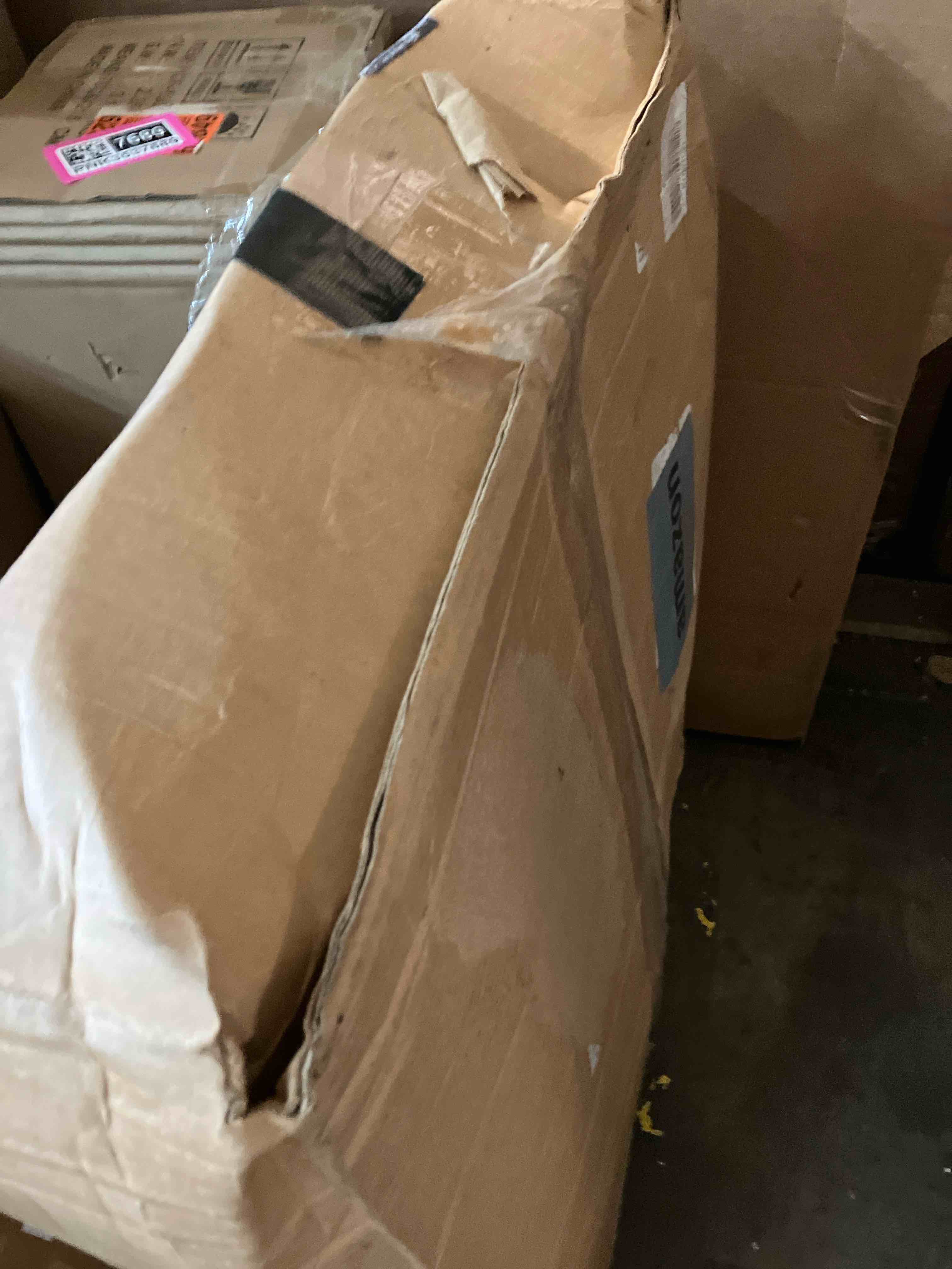 https://s3.amazonaws.com/lotting-images-prod/phillipi/PNK3537686_1756241674194.jpeg