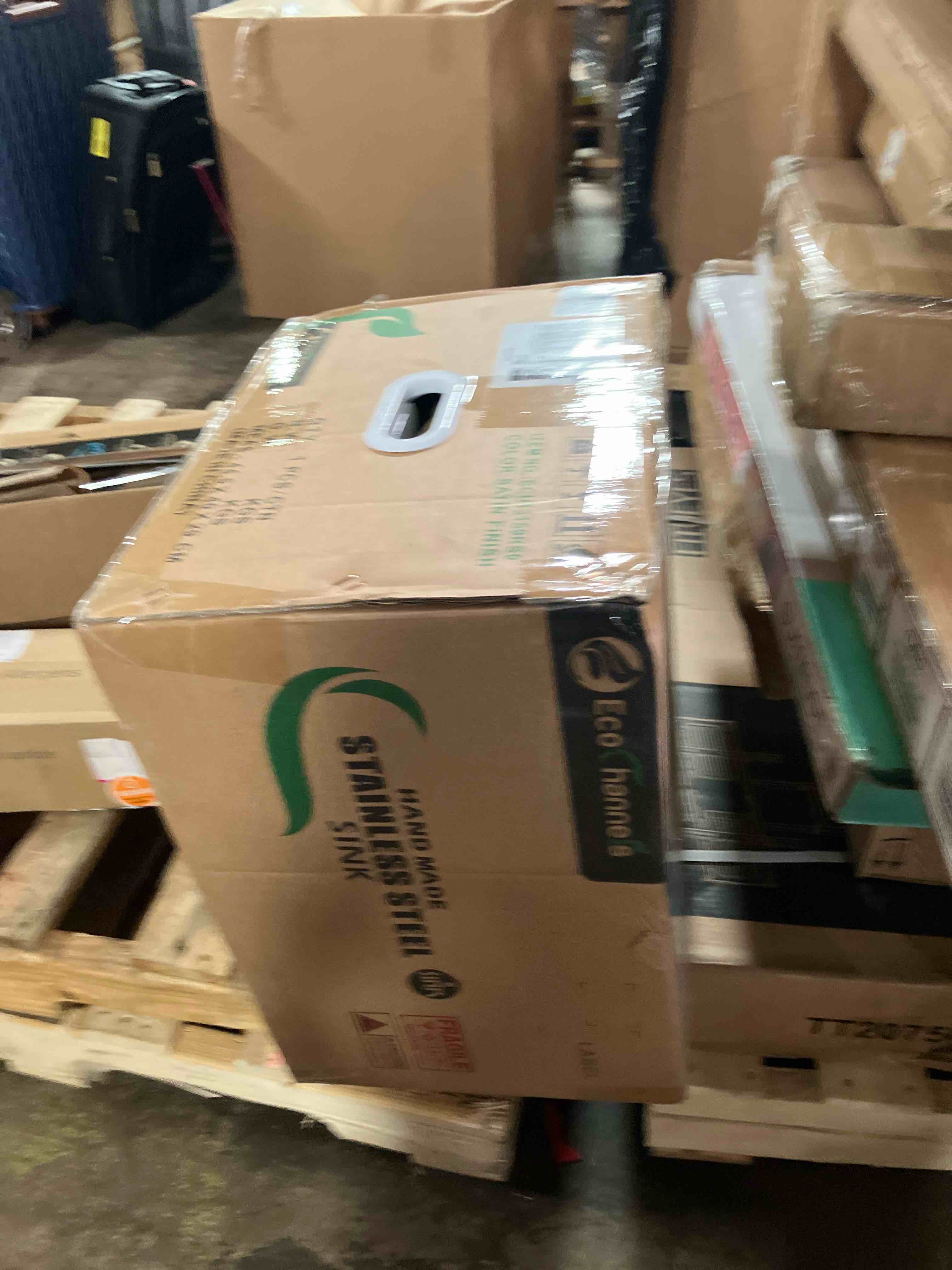 https://s3.amazonaws.com/lotting-images-prod/phillipi/PNK3538263_1753477572653.jpeg