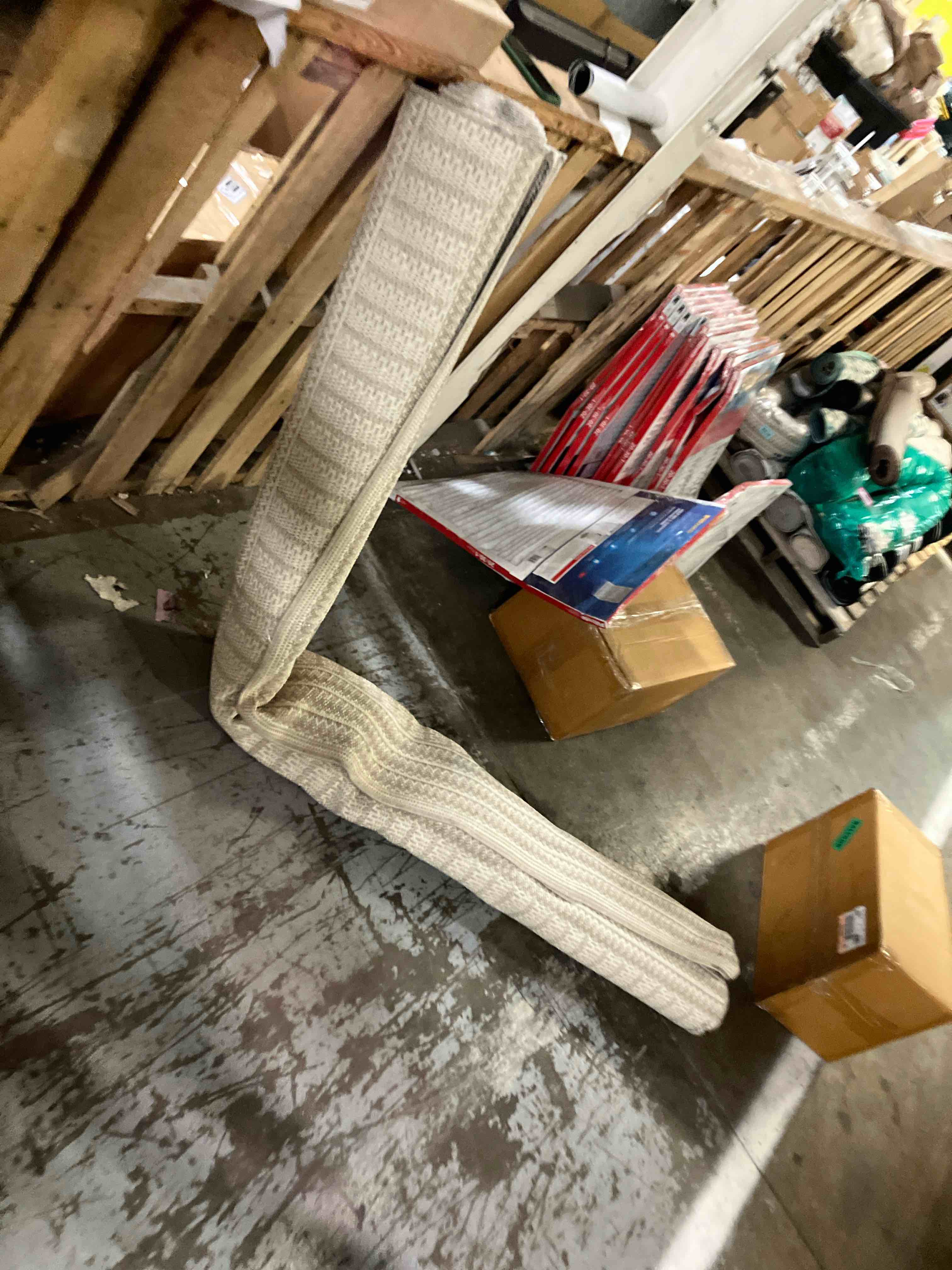 https://s3.amazonaws.com/lotting-images-prod/phillipi/PNK3538375_1753466923377.jpeg