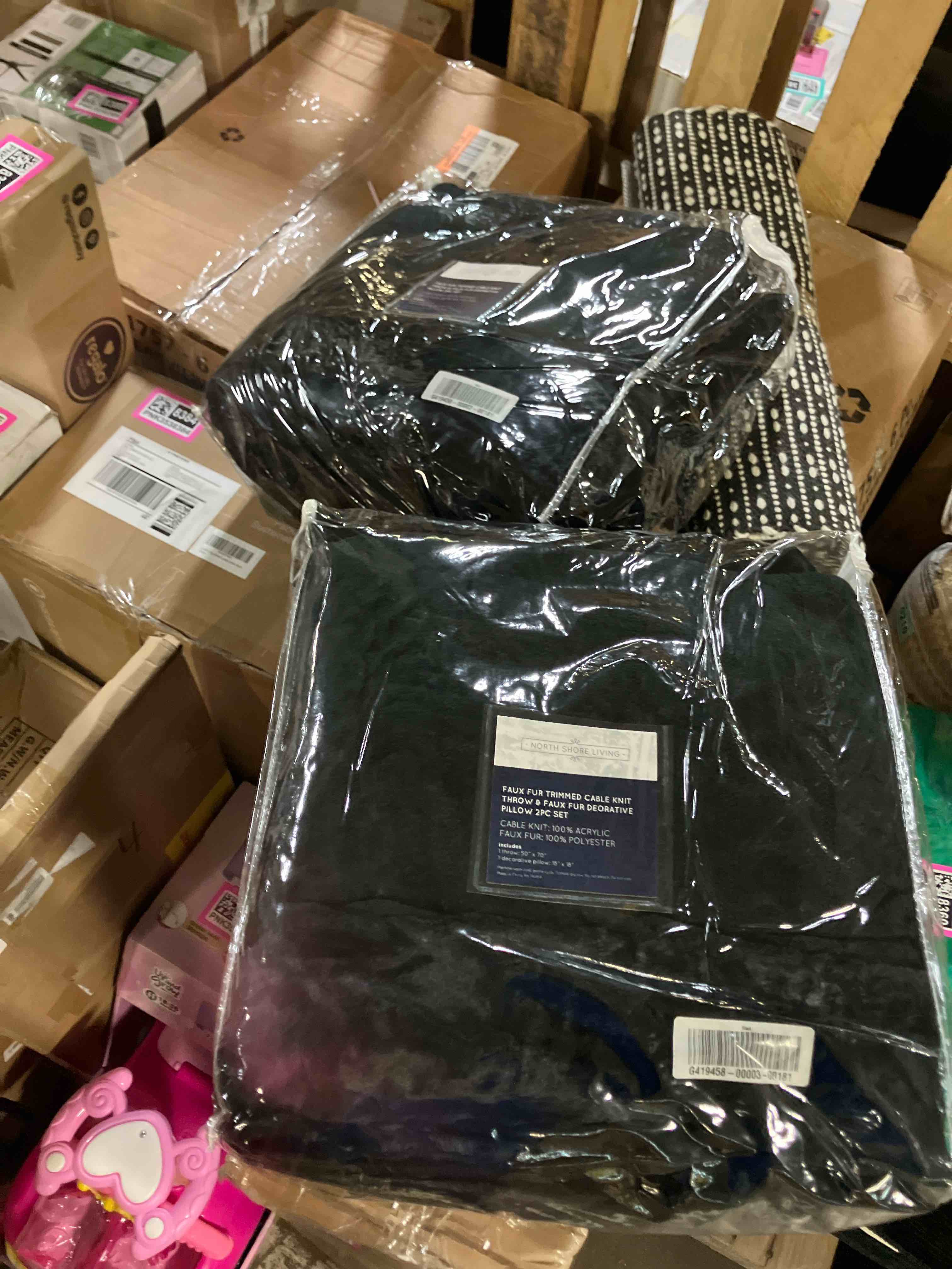 https://s3.amazonaws.com/lotting-images-prod/phillipi/PNK3538395_1753469922602.jpeg
