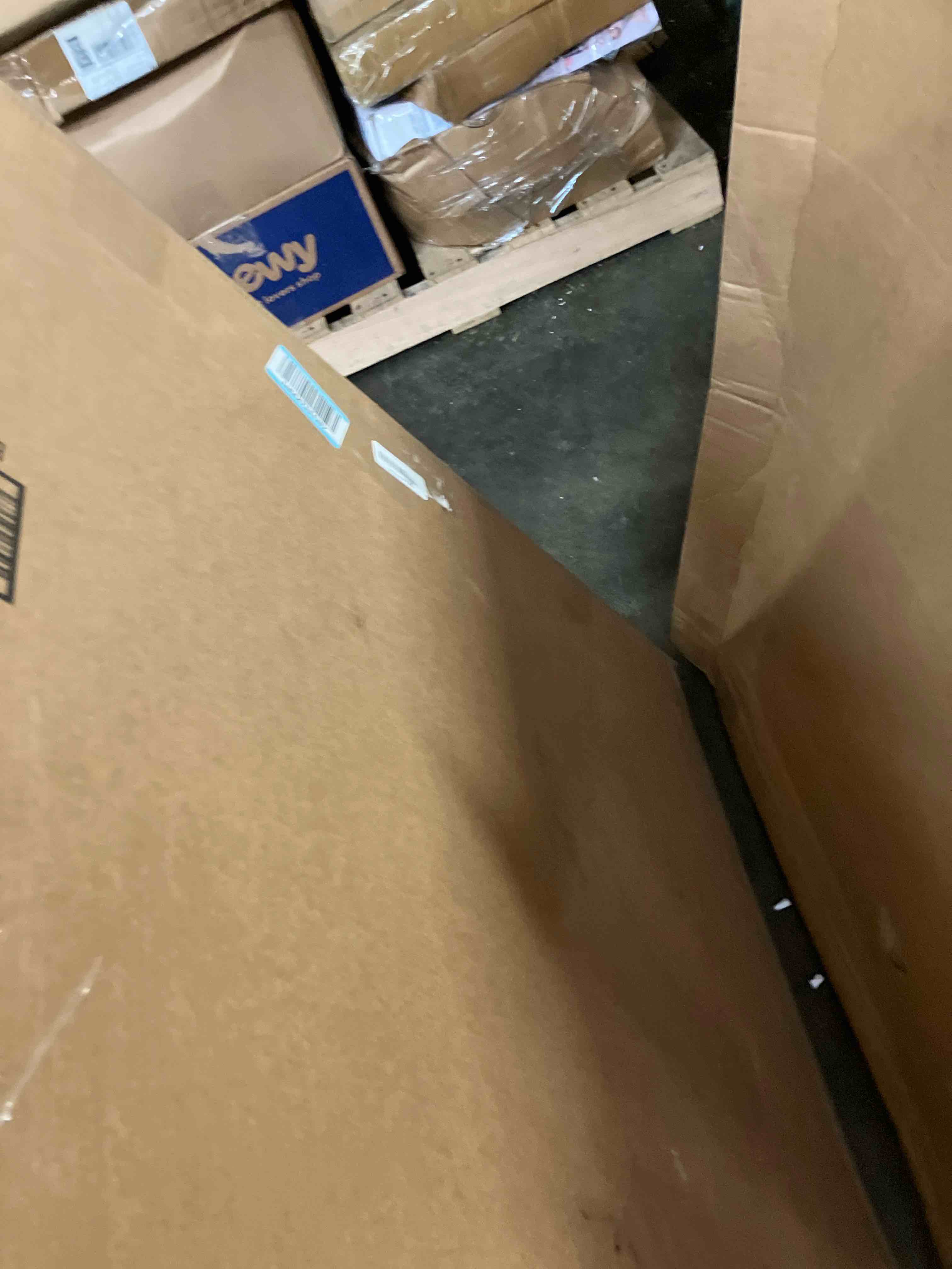 https://s3.amazonaws.com/lotting-images-prod/phillipi/PNK3538672_1753795634559.jpeg
