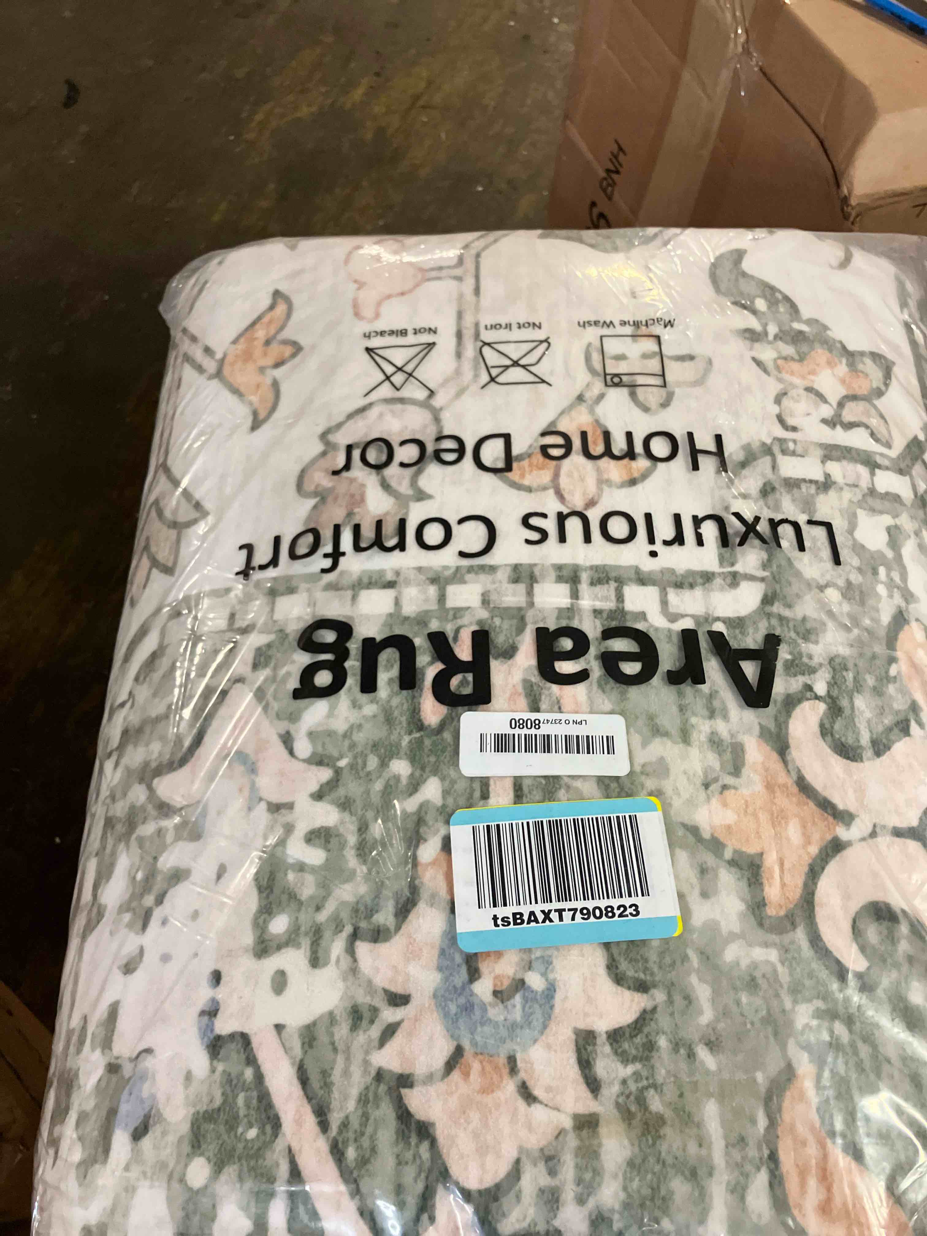 https://s3.amazonaws.com/lotting-images-prod/phillipi/PNK3538725_1753812500904.jpeg