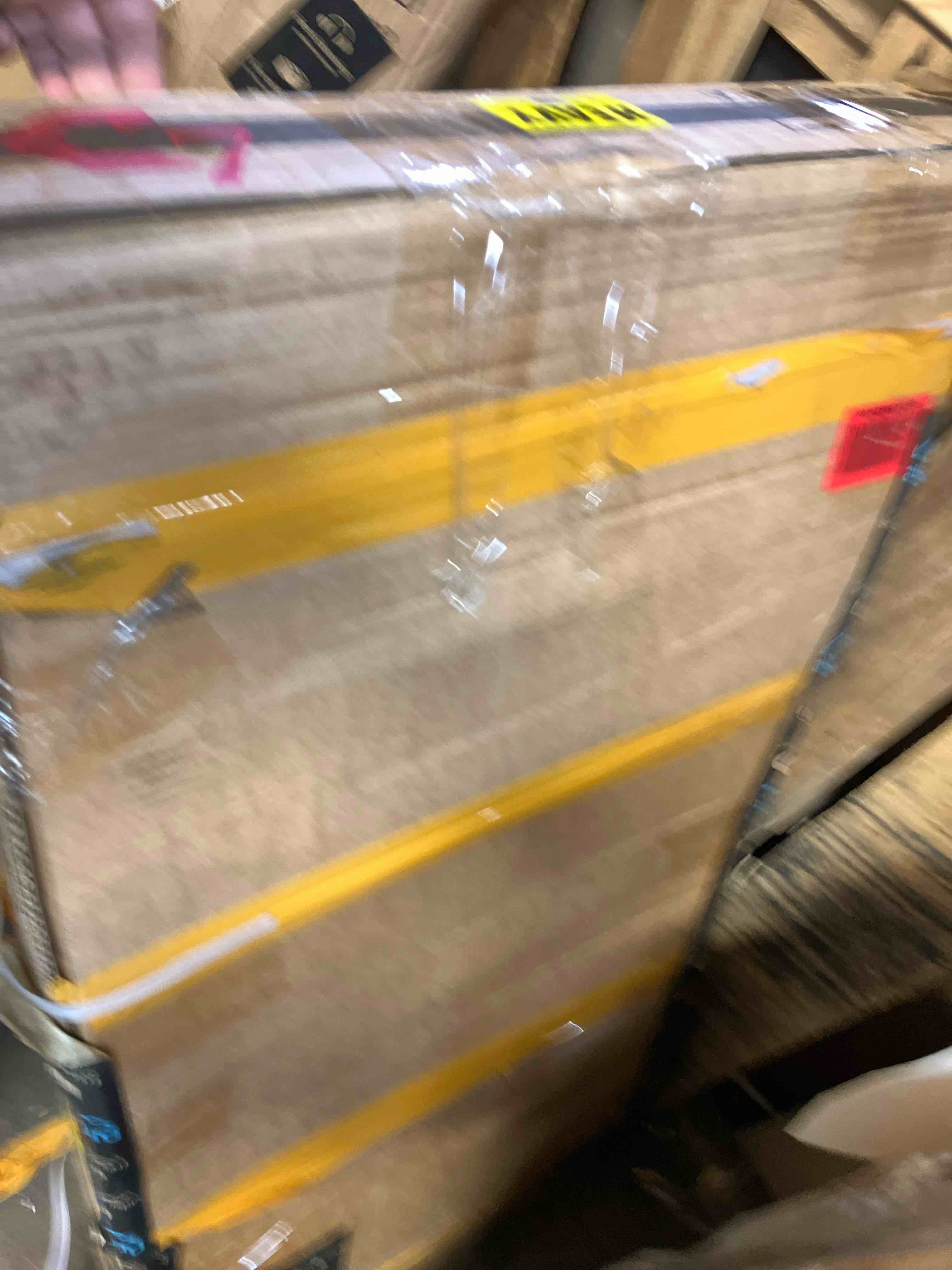 https://s3.amazonaws.com/lotting-images-prod/phillipi/PNK3538908_1753801461330.jpeg