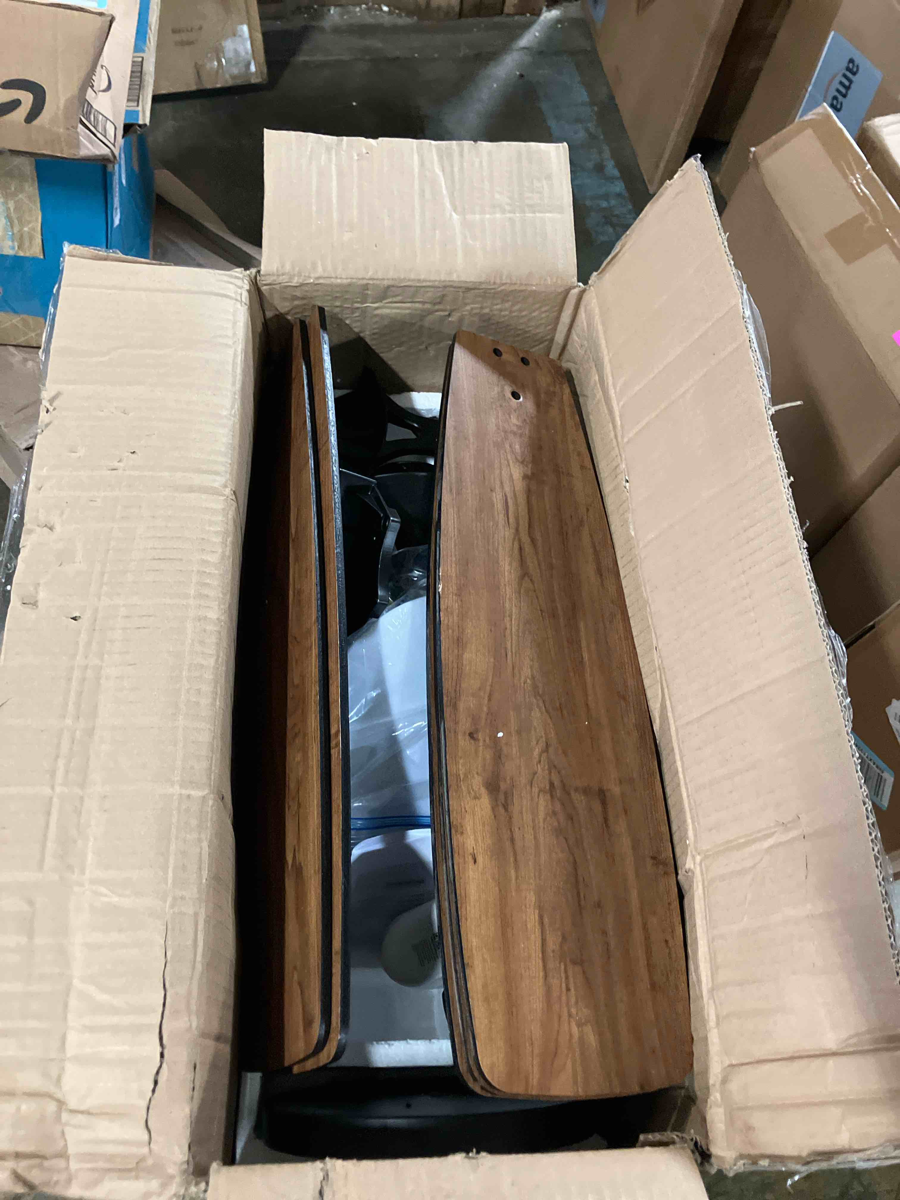 https://s3.amazonaws.com/lotting-images-prod/phillipi/PNK3539129_1753816275441.jpeg