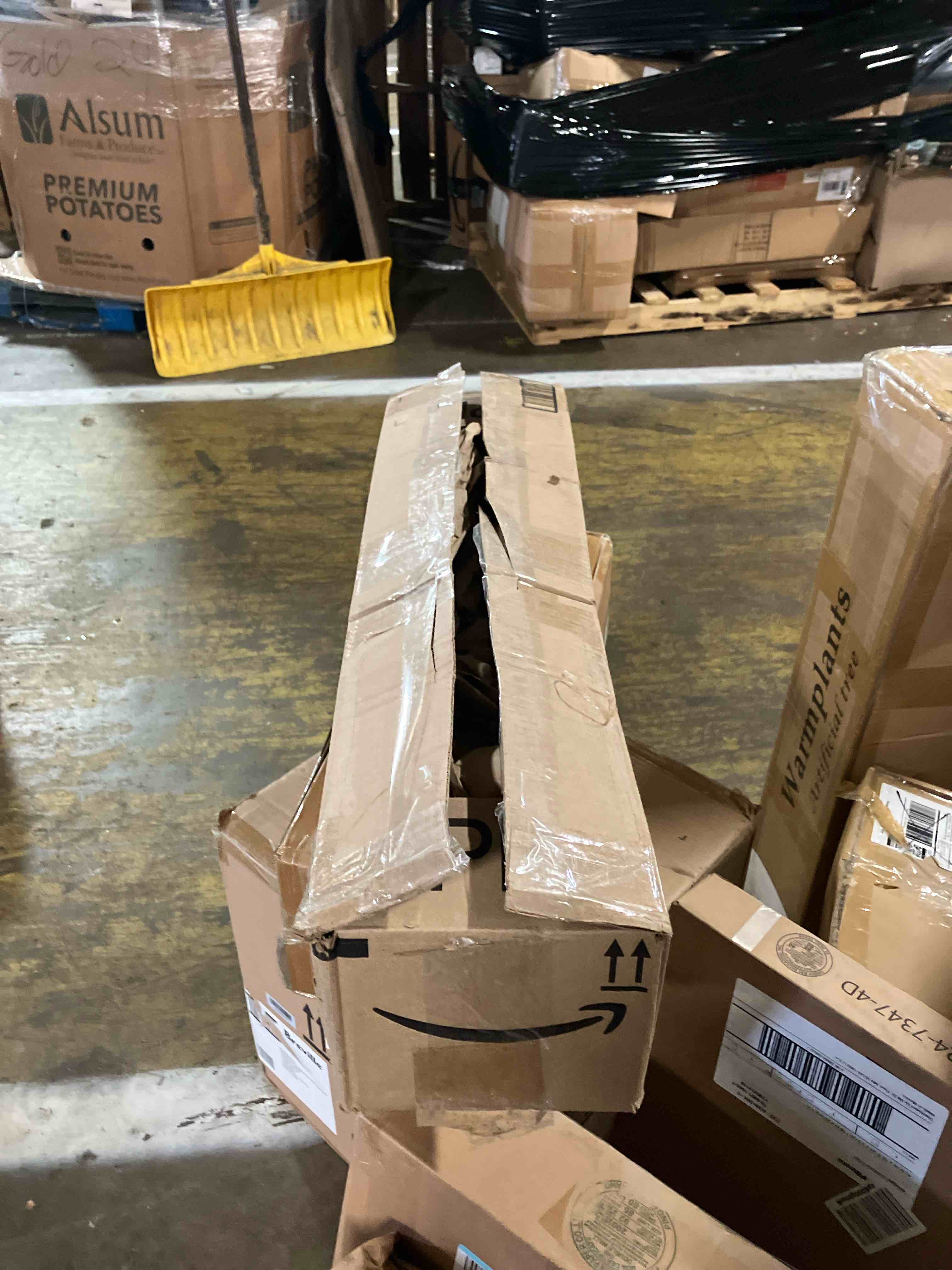 https://s3.amazonaws.com/lotting-images-prod/phillipi/PNK3539145_1753812498991.jpeg