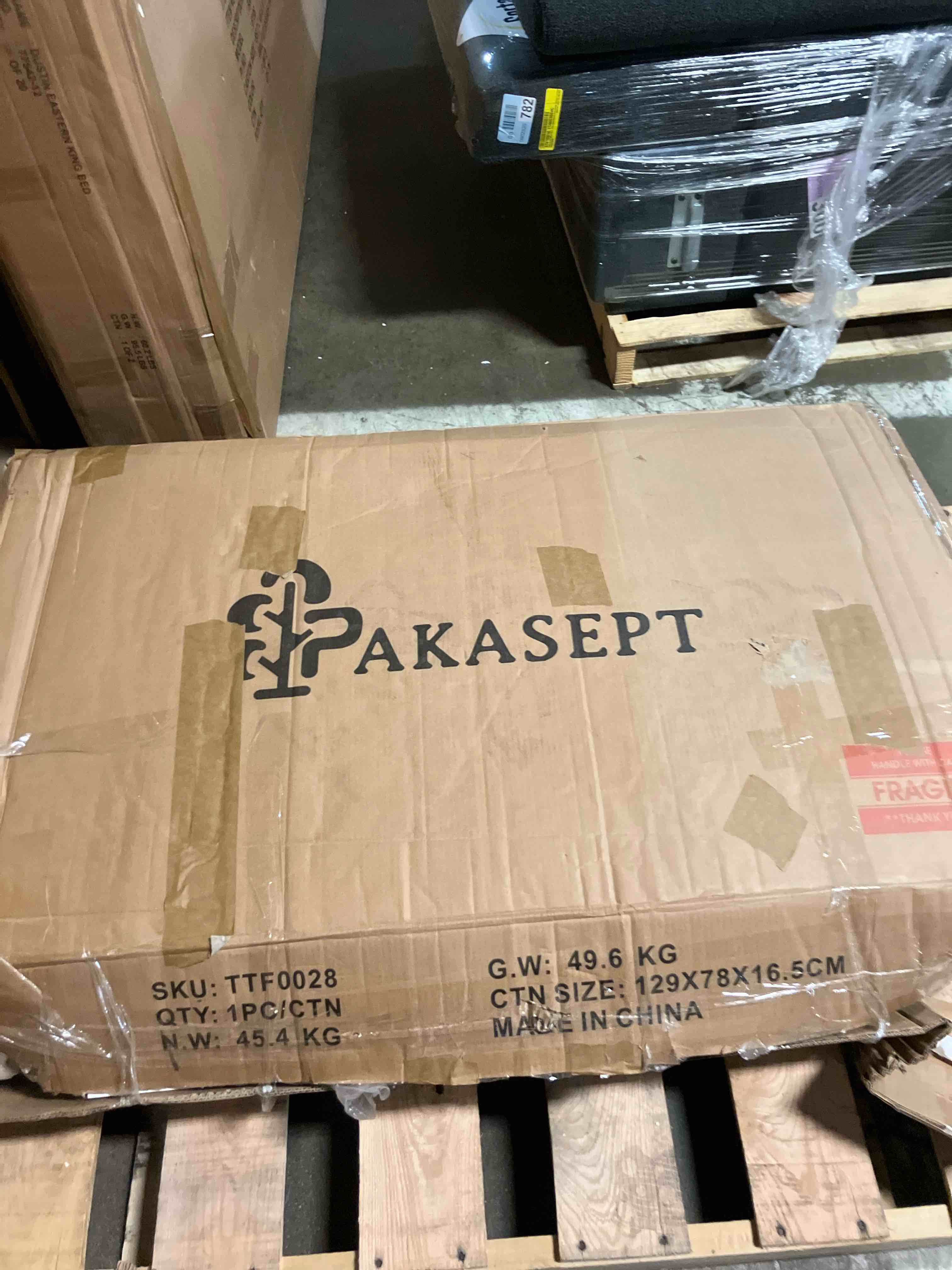 https://s3.amazonaws.com/lotting-images-prod/phillipi/PNK3539520_1754057954709.jpeg