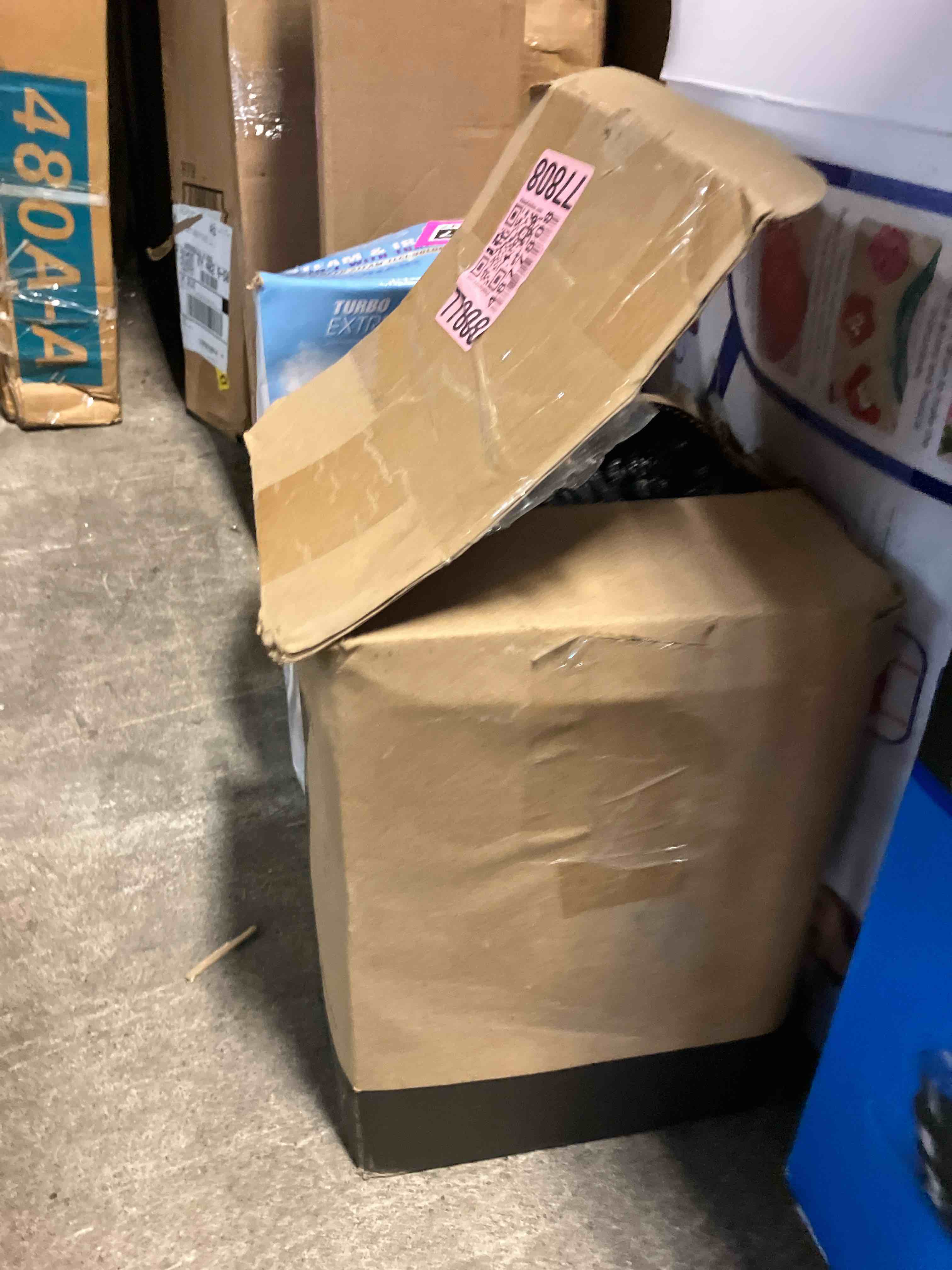 https://s3.amazonaws.com/lotting-images-prod/phillipi/PNK3539552_1754056800720.jpeg