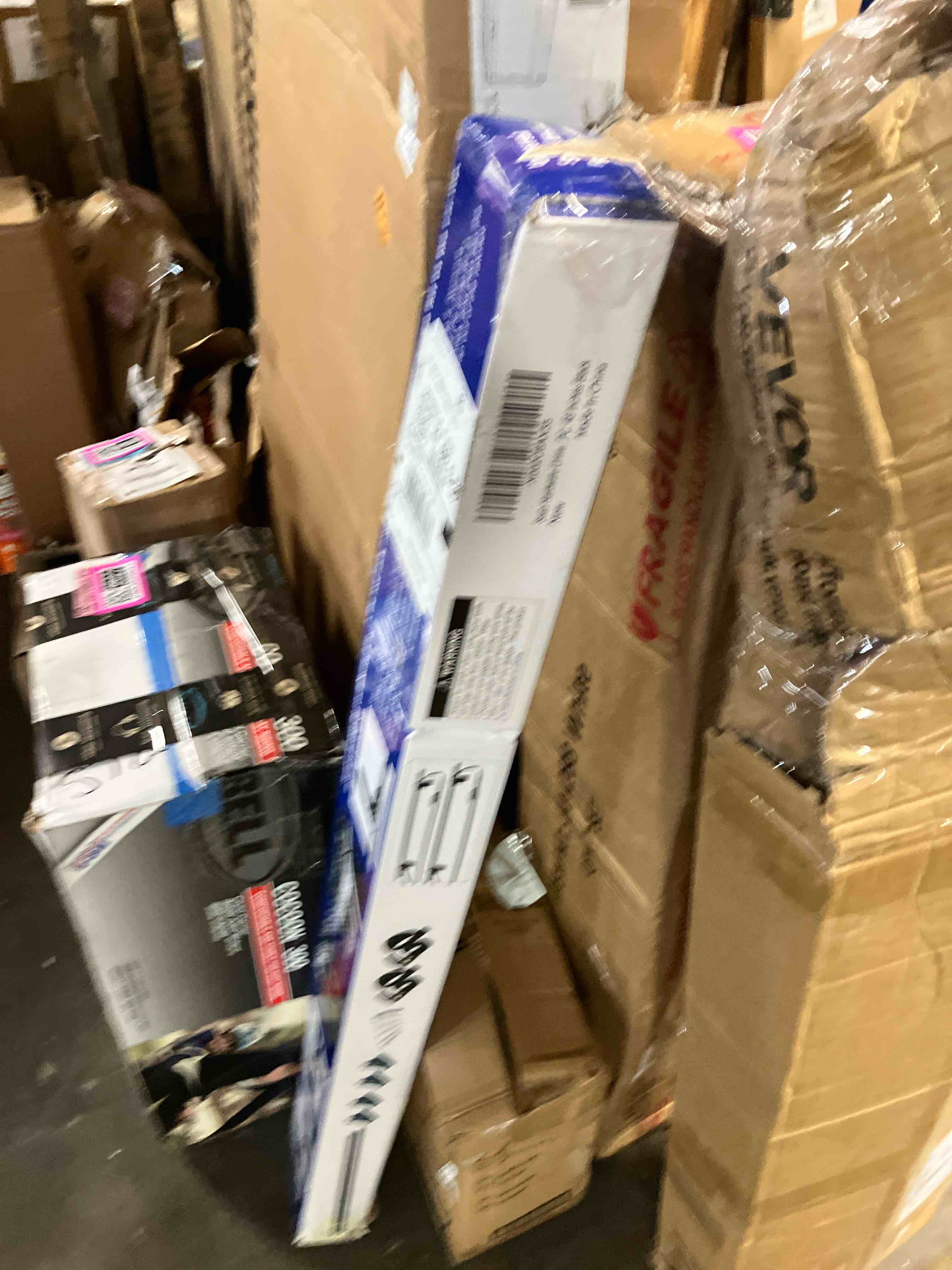 https://s3.amazonaws.com/lotting-images-prod/phillipi/PNK3539628_1754063649392.jpeg