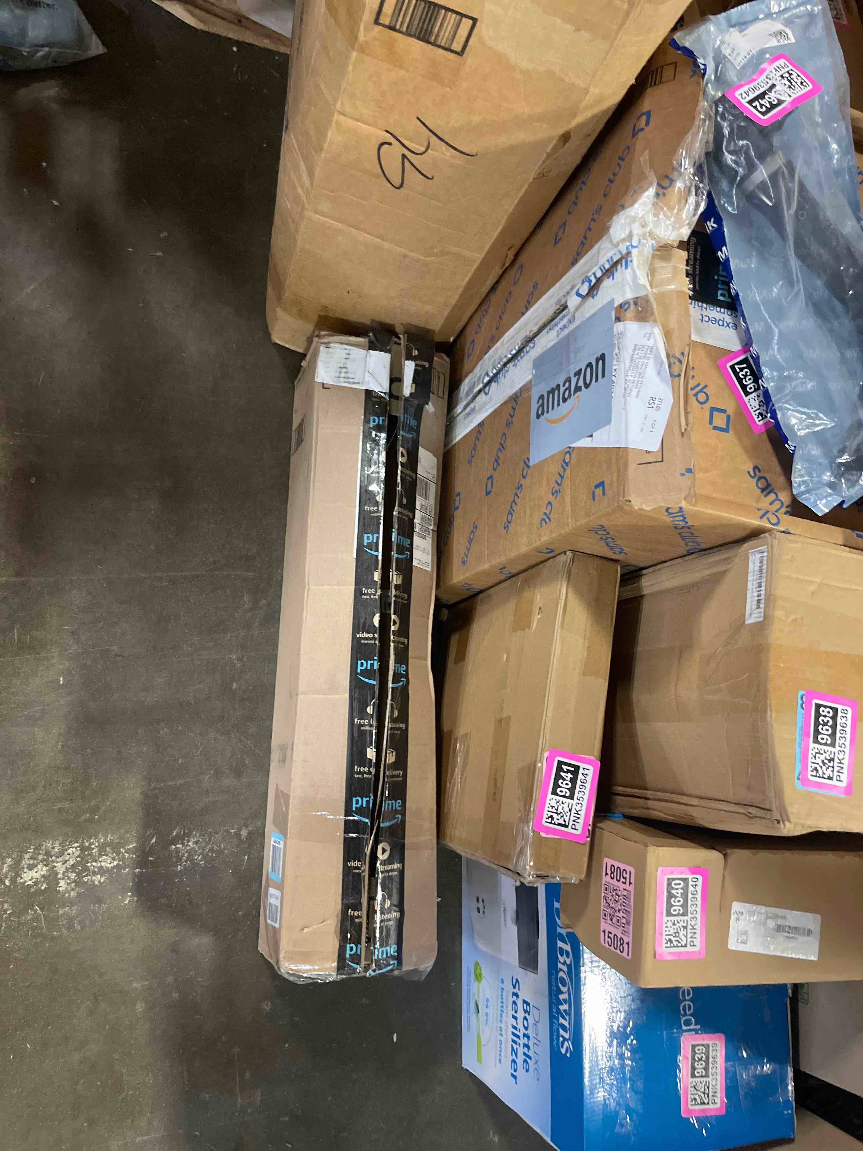 https://s3.amazonaws.com/lotting-images-prod/phillipi/PNK3539646_1754065927896.jpeg
