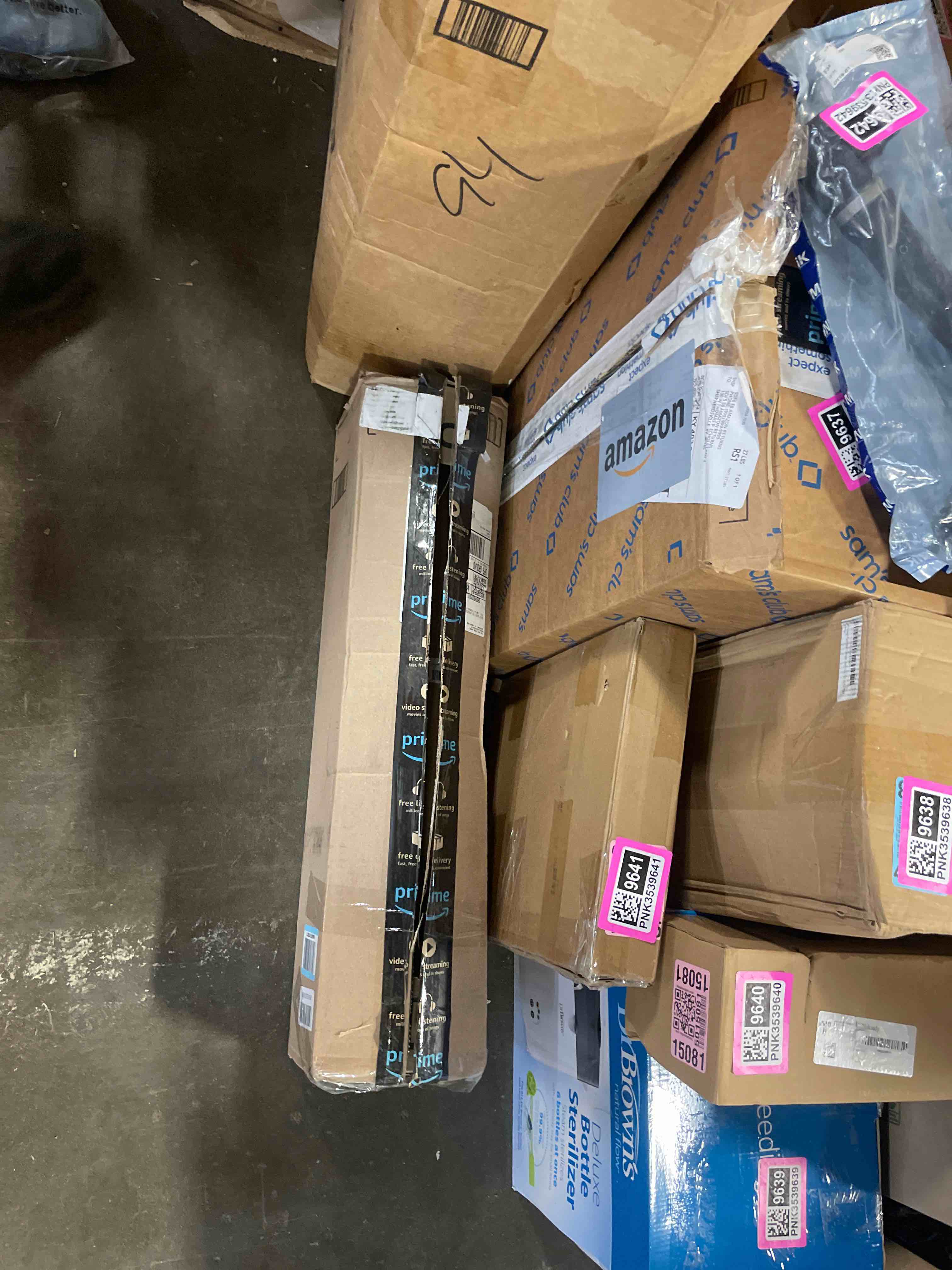 https://s3.amazonaws.com/lotting-images-prod/phillipi/PNK3539646_1754065928978.jpeg