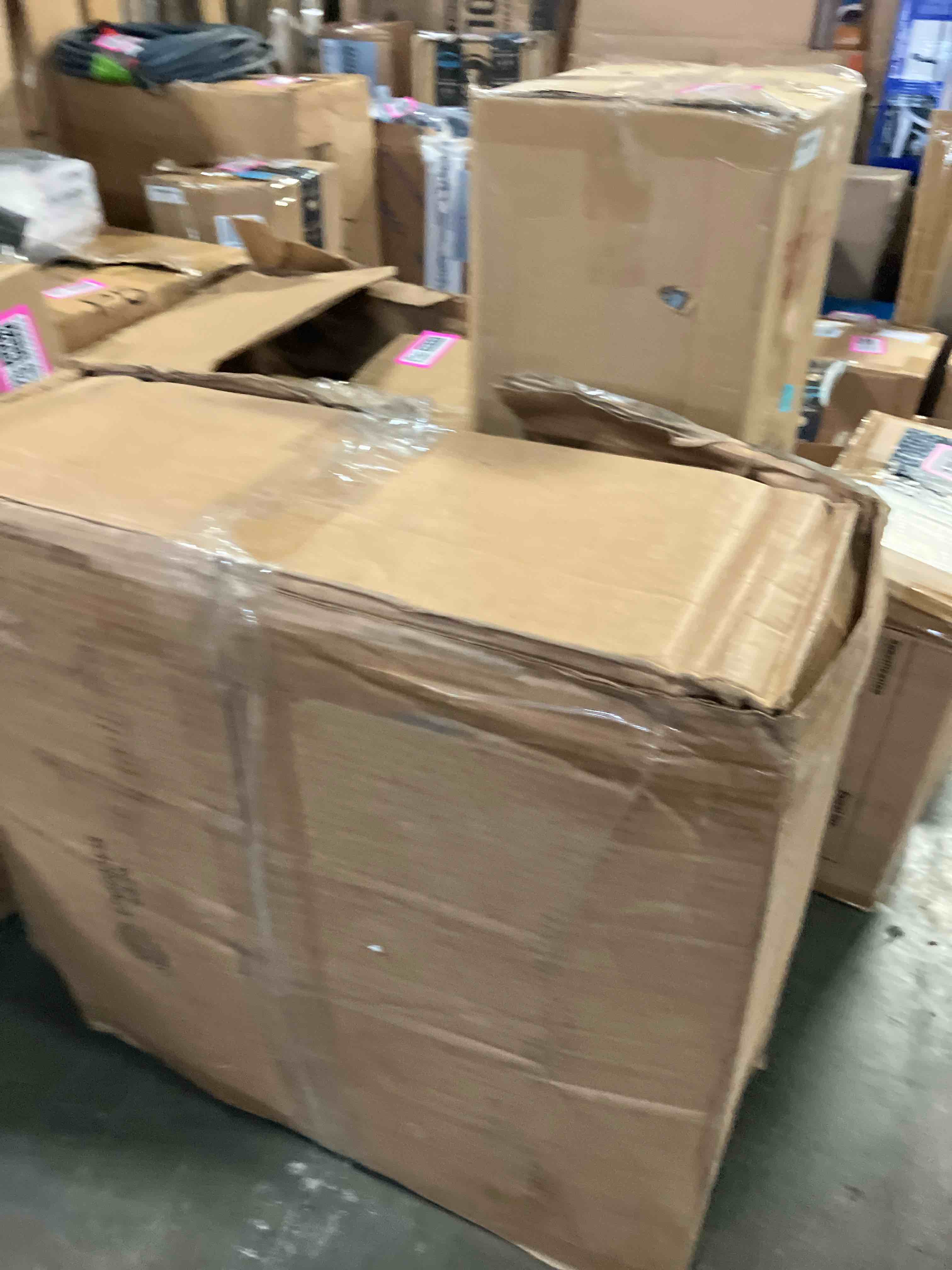 https://s3.amazonaws.com/lotting-images-prod/phillipi/PNK3539708_1754073292170.jpeg