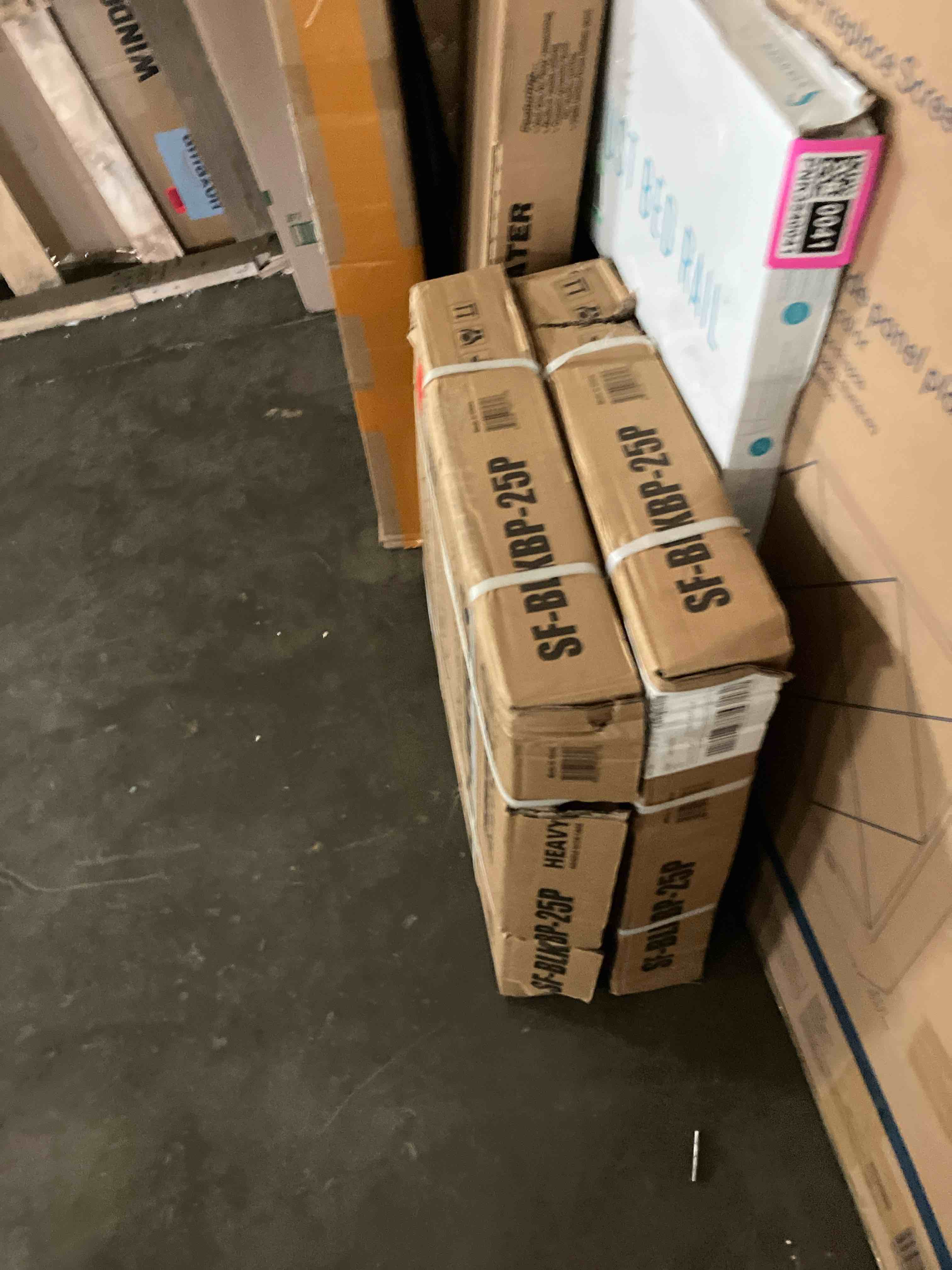 https://s3.amazonaws.com/lotting-images-prod/phillipi/PNK3540048_1754404890119.jpeg