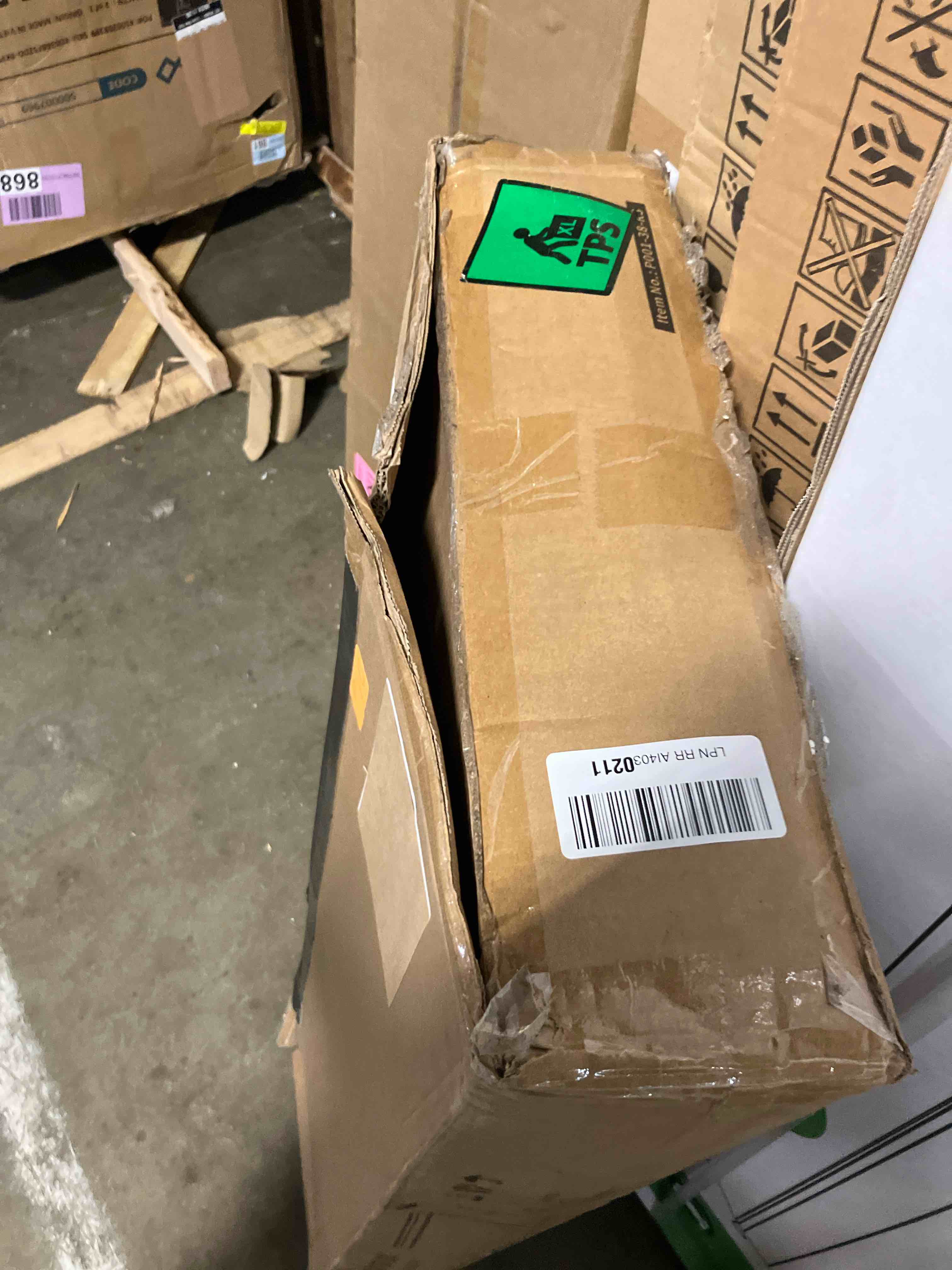 https://s3.amazonaws.com/lotting-images-prod/phillipi/PNK3540462_1754495676364.jpeg
