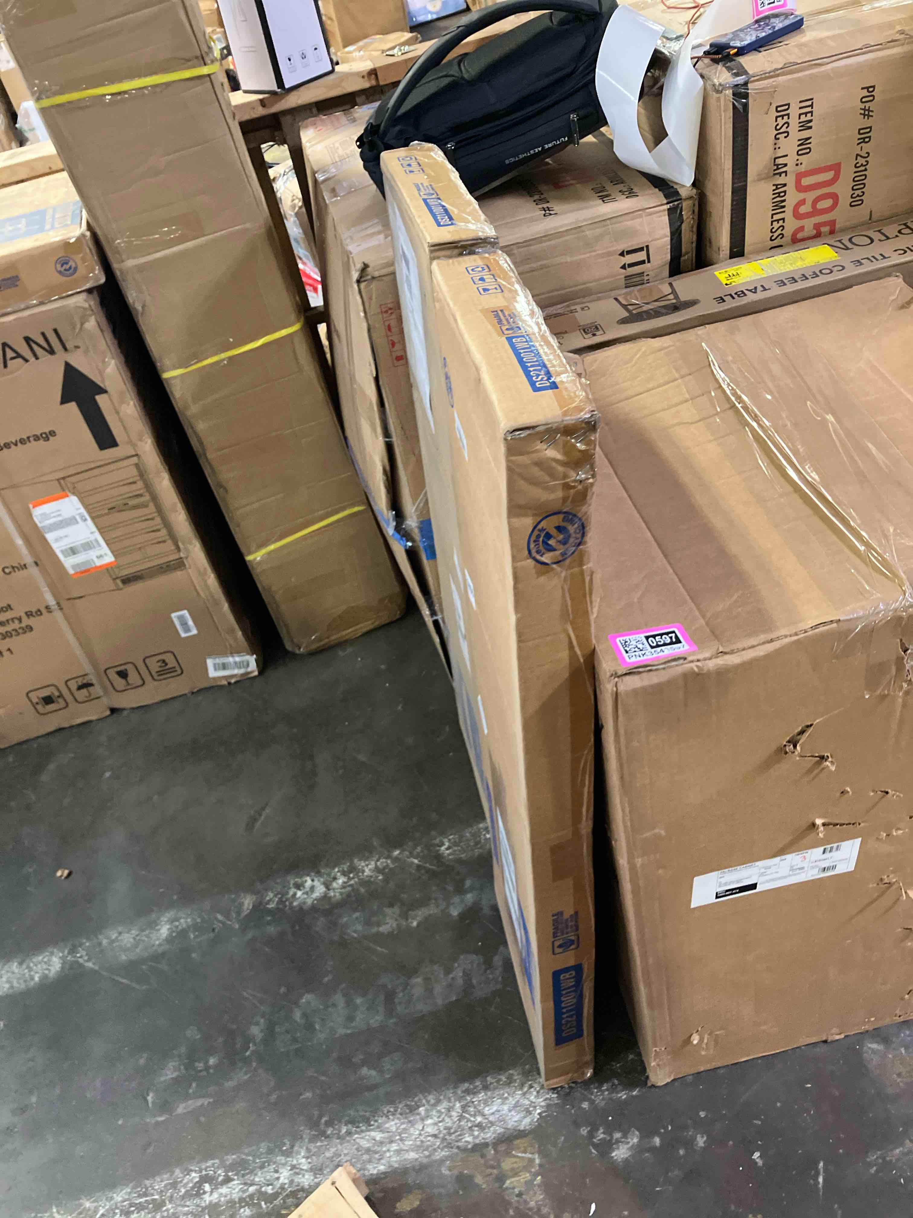 https://s3.amazonaws.com/lotting-images-prod/phillipi/PNK3540595_1754663814713.jpeg