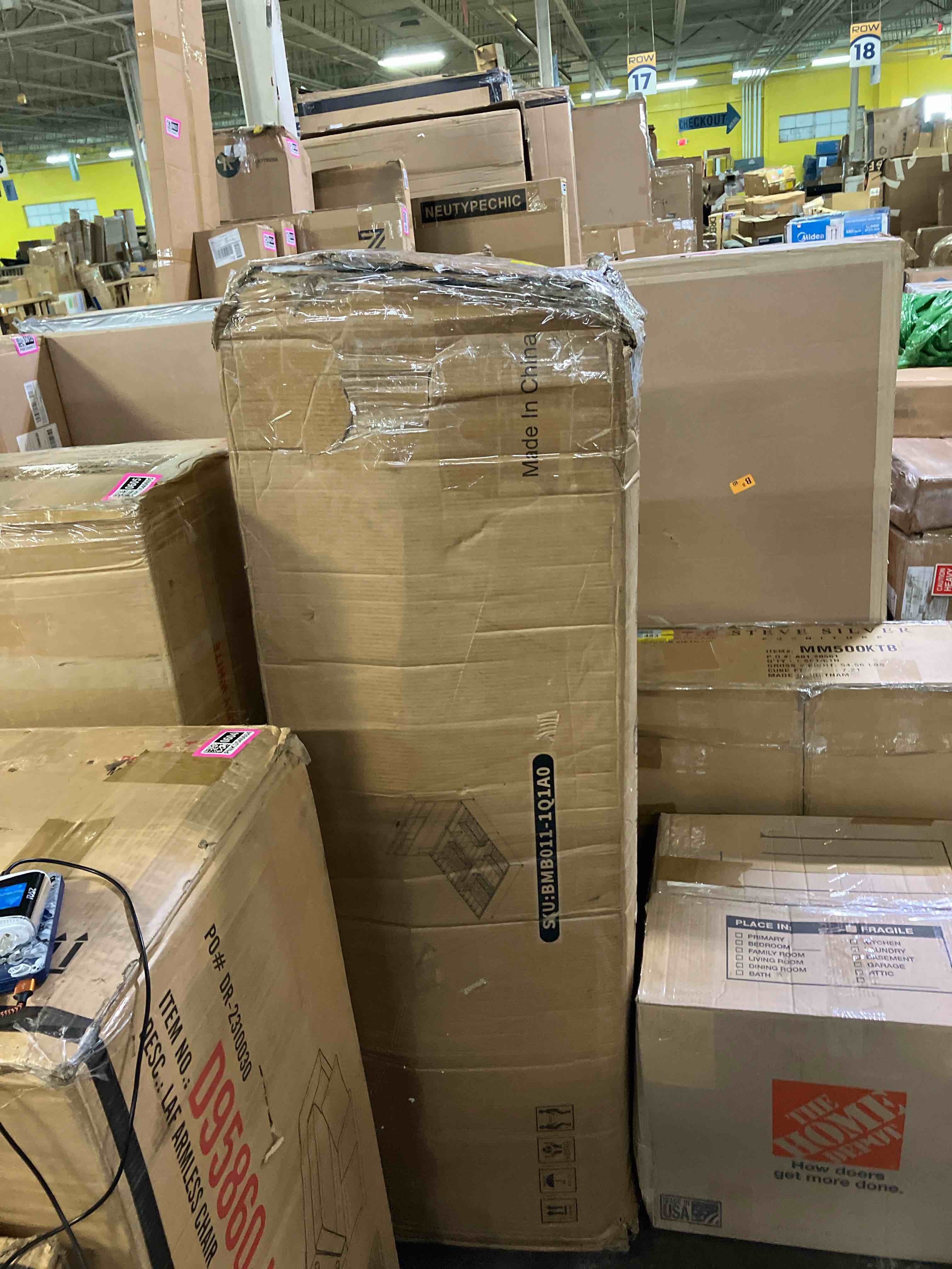 https://s3.amazonaws.com/lotting-images-prod/phillipi/PNK3540602_1754662295364.jpeg