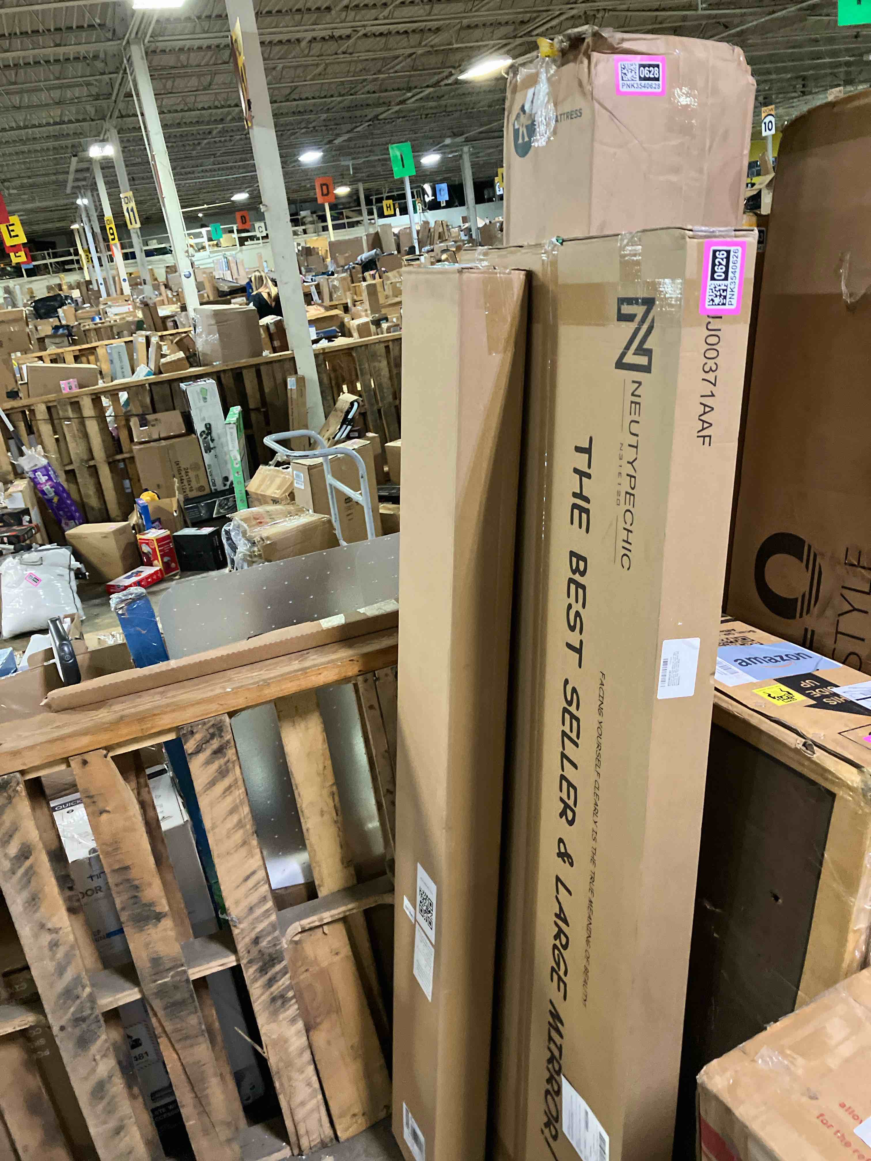 https://s3.amazonaws.com/lotting-images-prod/phillipi/PNK3540624_1754599582481.jpeg