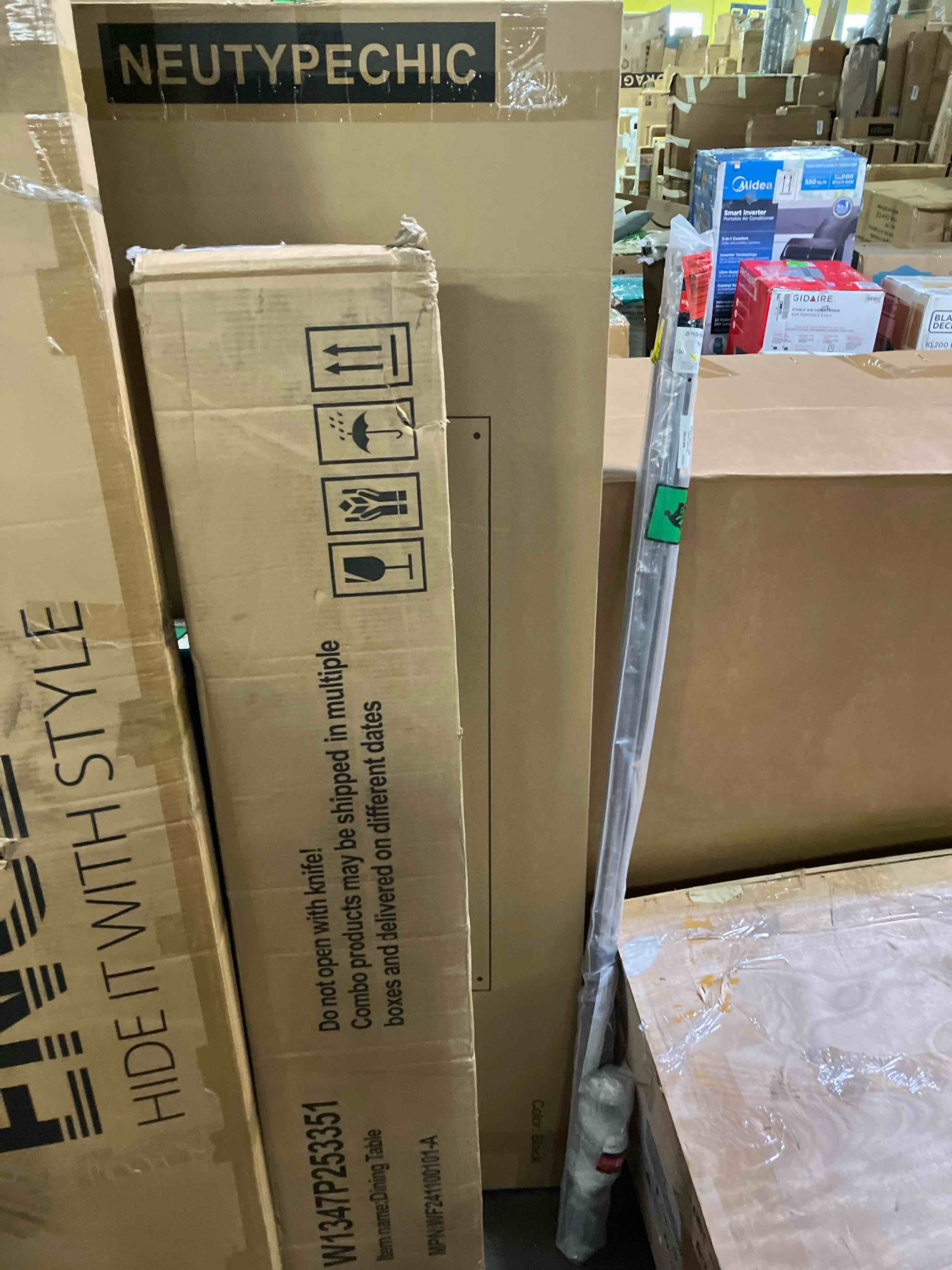 https://s3.amazonaws.com/lotting-images-prod/phillipi/PNK3540630_1754598721259.jpeg