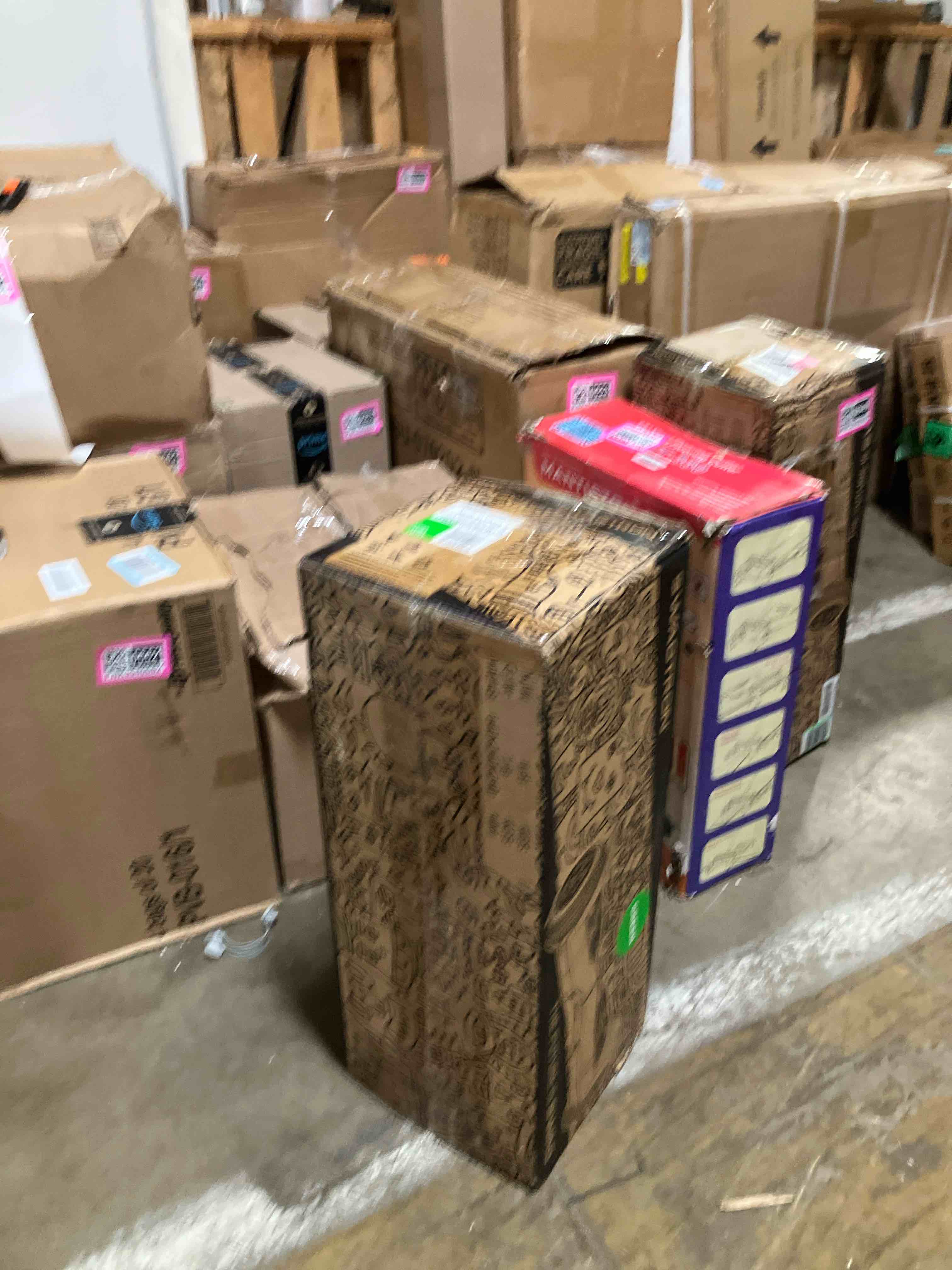 https://s3.amazonaws.com/lotting-images-prod/phillipi/PNK3540648_1754680386052.jpeg