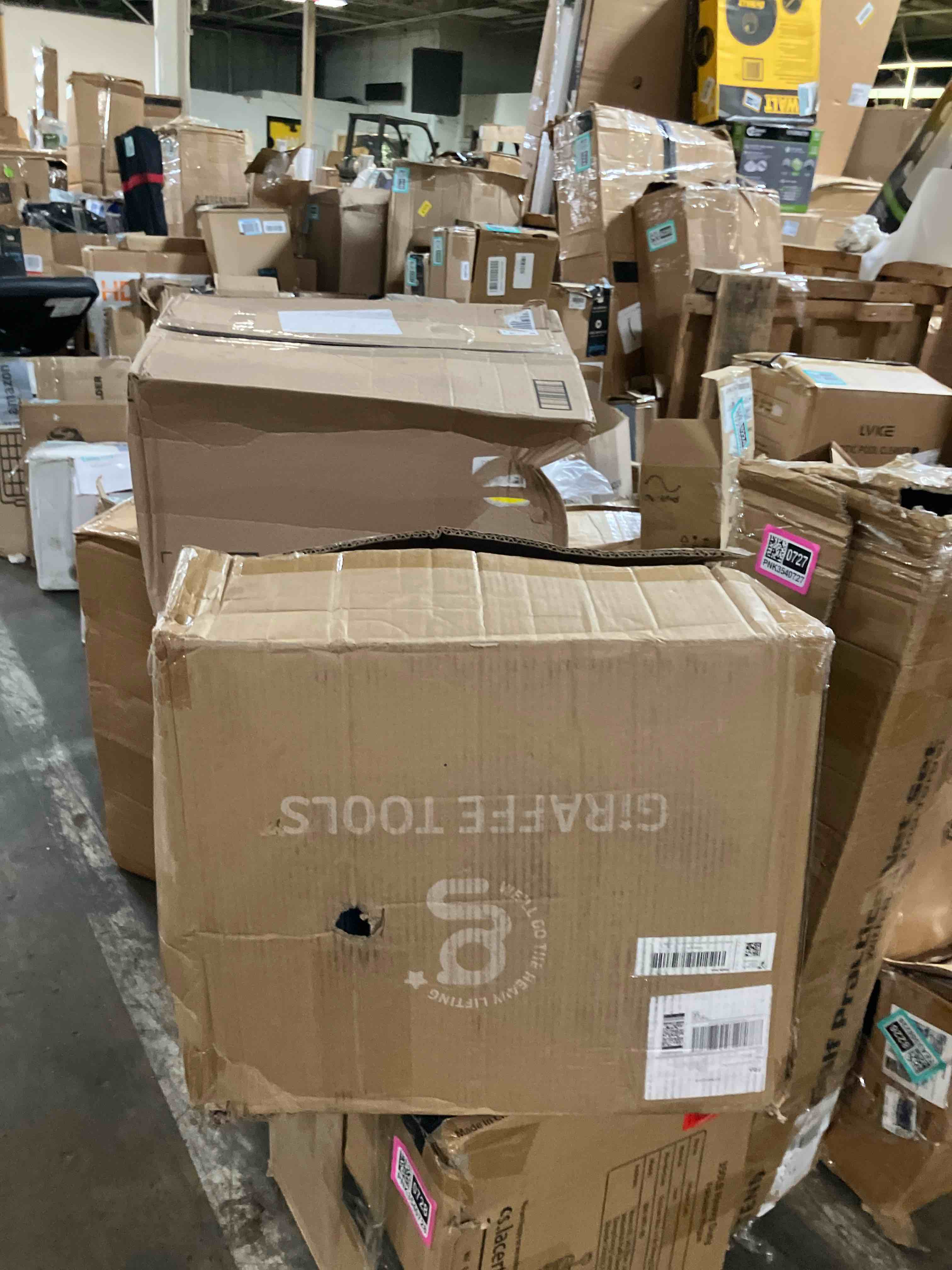 https://s3.amazonaws.com/lotting-images-prod/phillipi/PNK3540726_1754661726717.jpeg