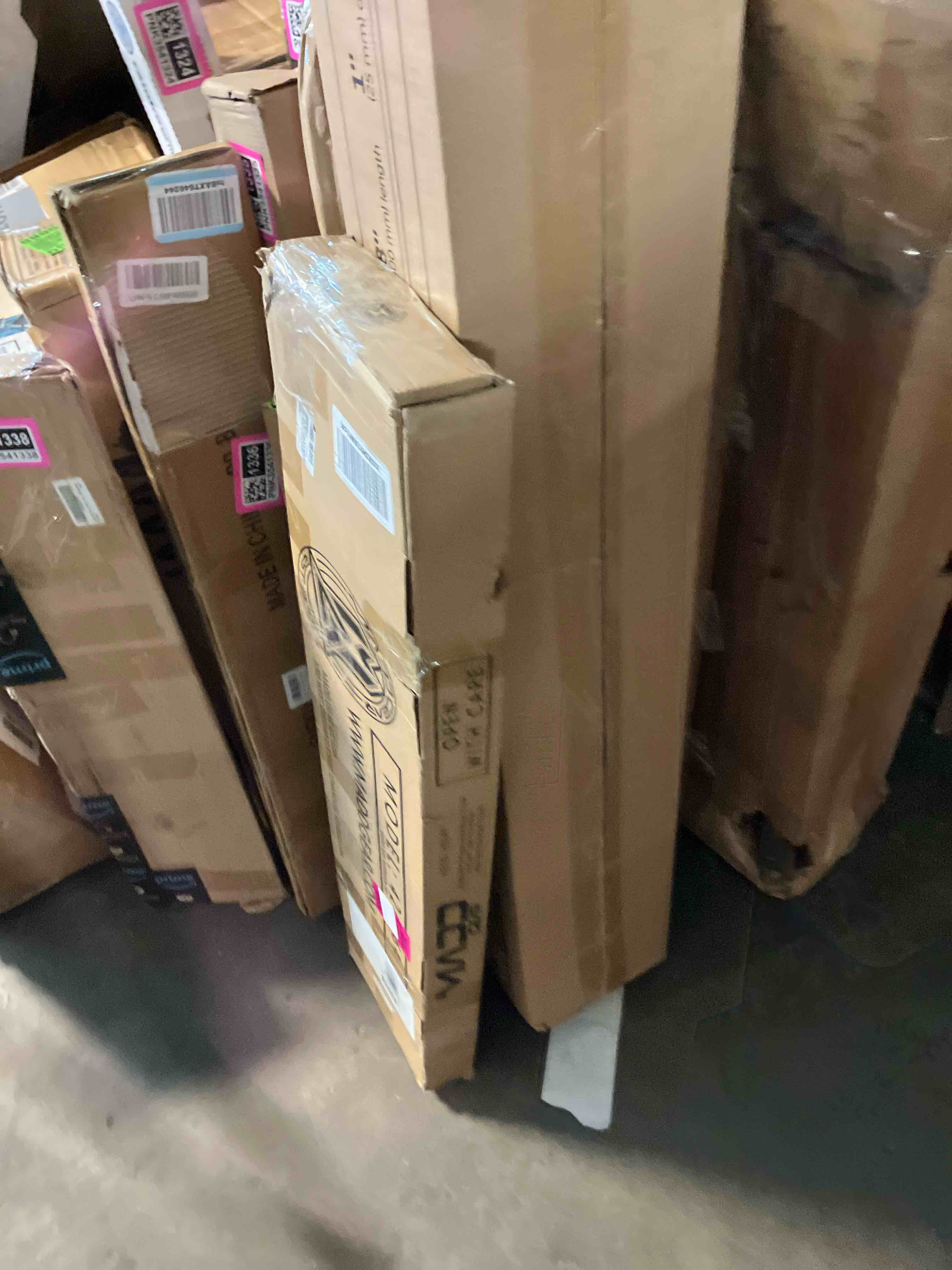 https://s3.amazonaws.com/lotting-images-prod/phillipi/PNK3541340_1752528587248.jpeg