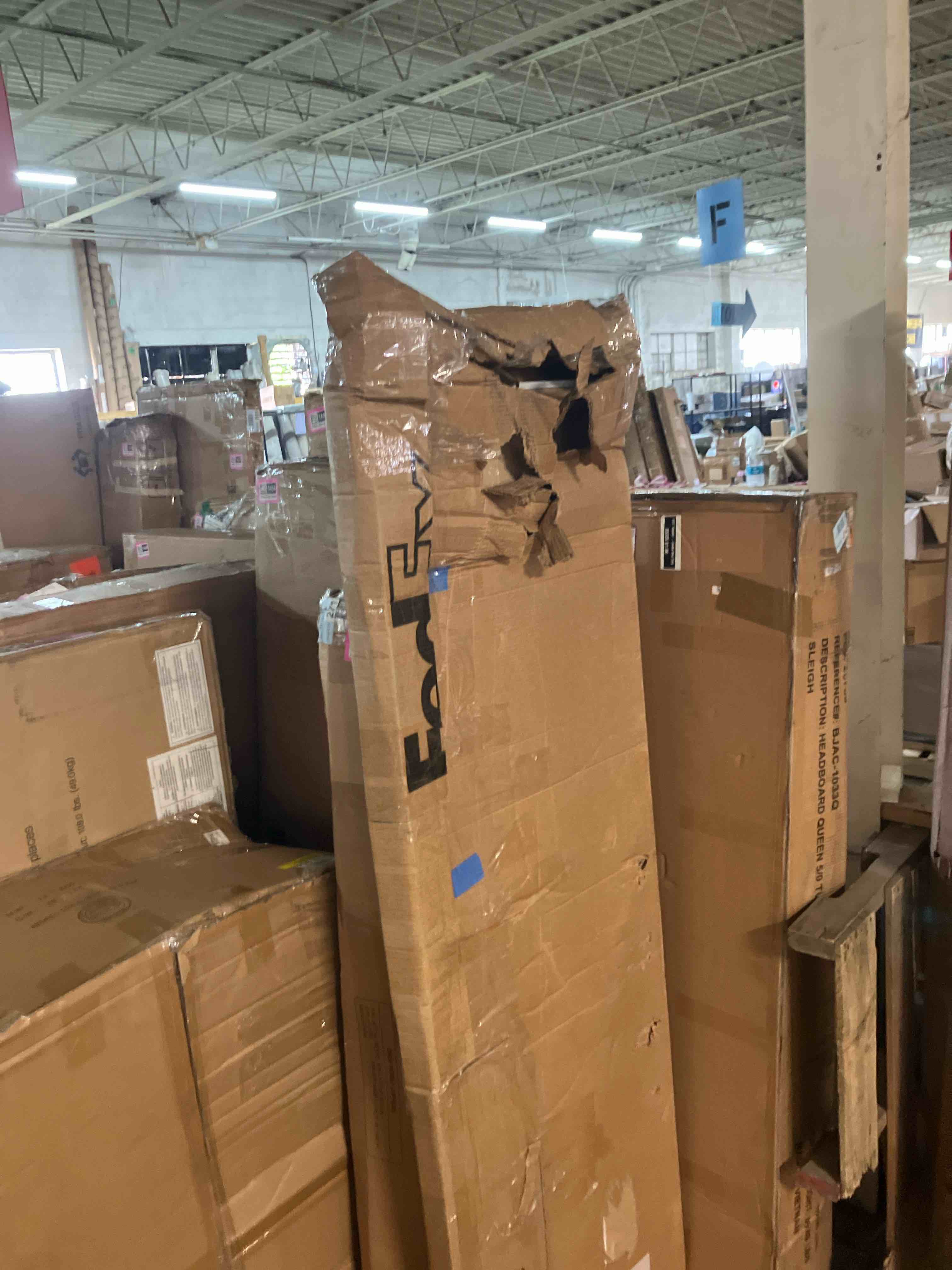 https://s3.amazonaws.com/lotting-images-prod/phillipi/PNK3541471_1752590615521.jpeg