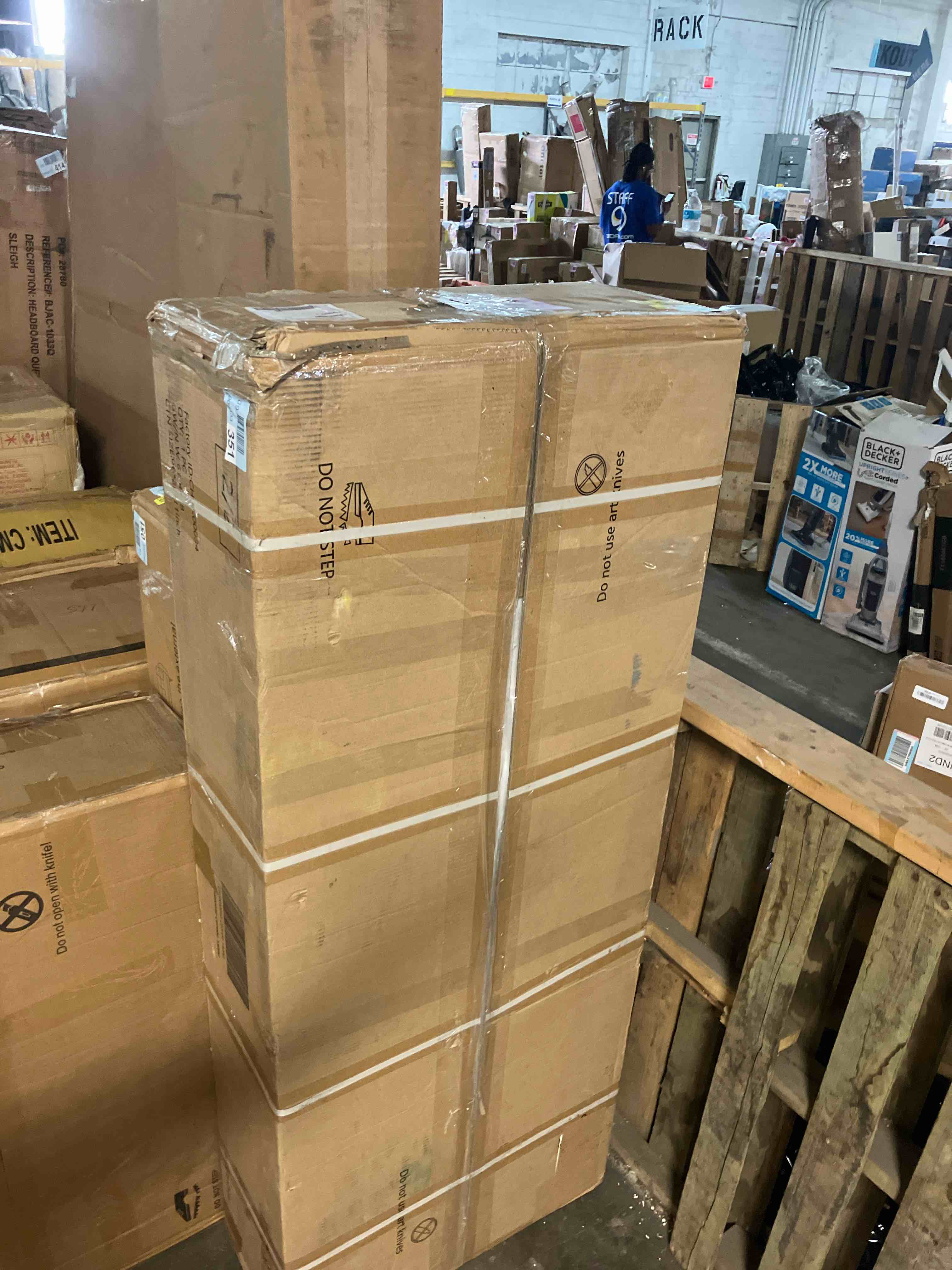 https://s3.amazonaws.com/lotting-images-prod/phillipi/PNK3541488_1752597113175.jpeg