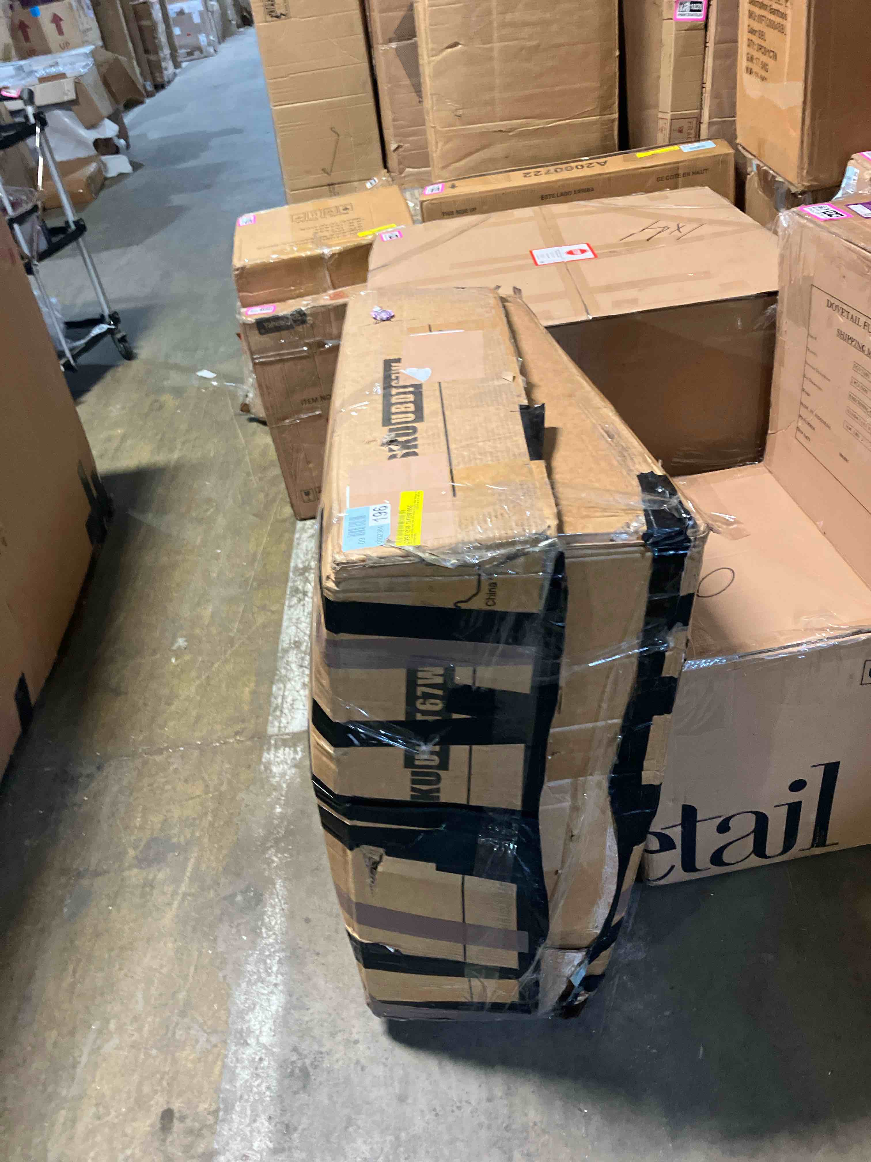 https://s3.amazonaws.com/lotting-images-prod/phillipi/PNK3541816_1752676384125.jpeg