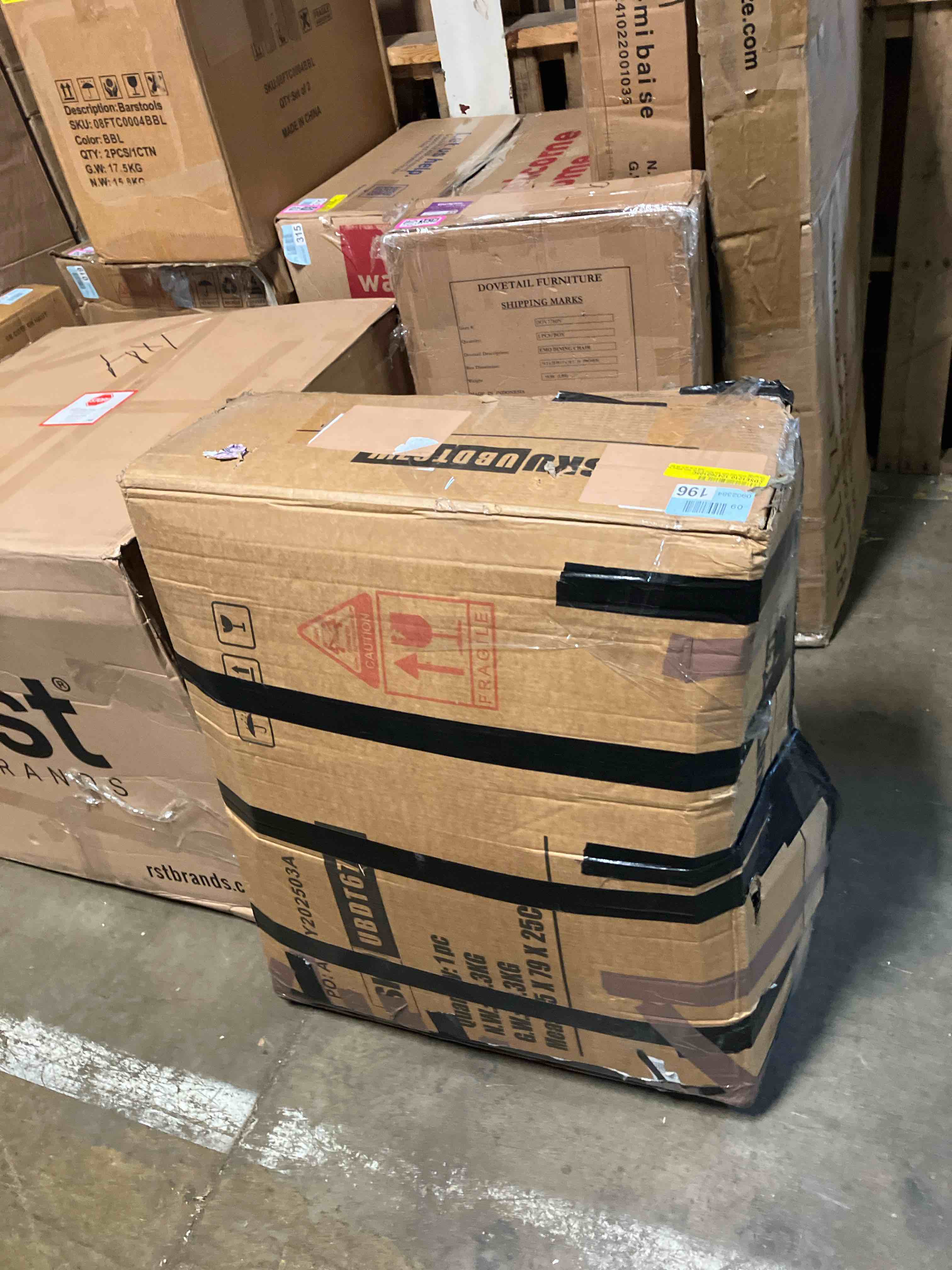 https://s3.amazonaws.com/lotting-images-prod/phillipi/PNK3541816_1752676387457.jpeg