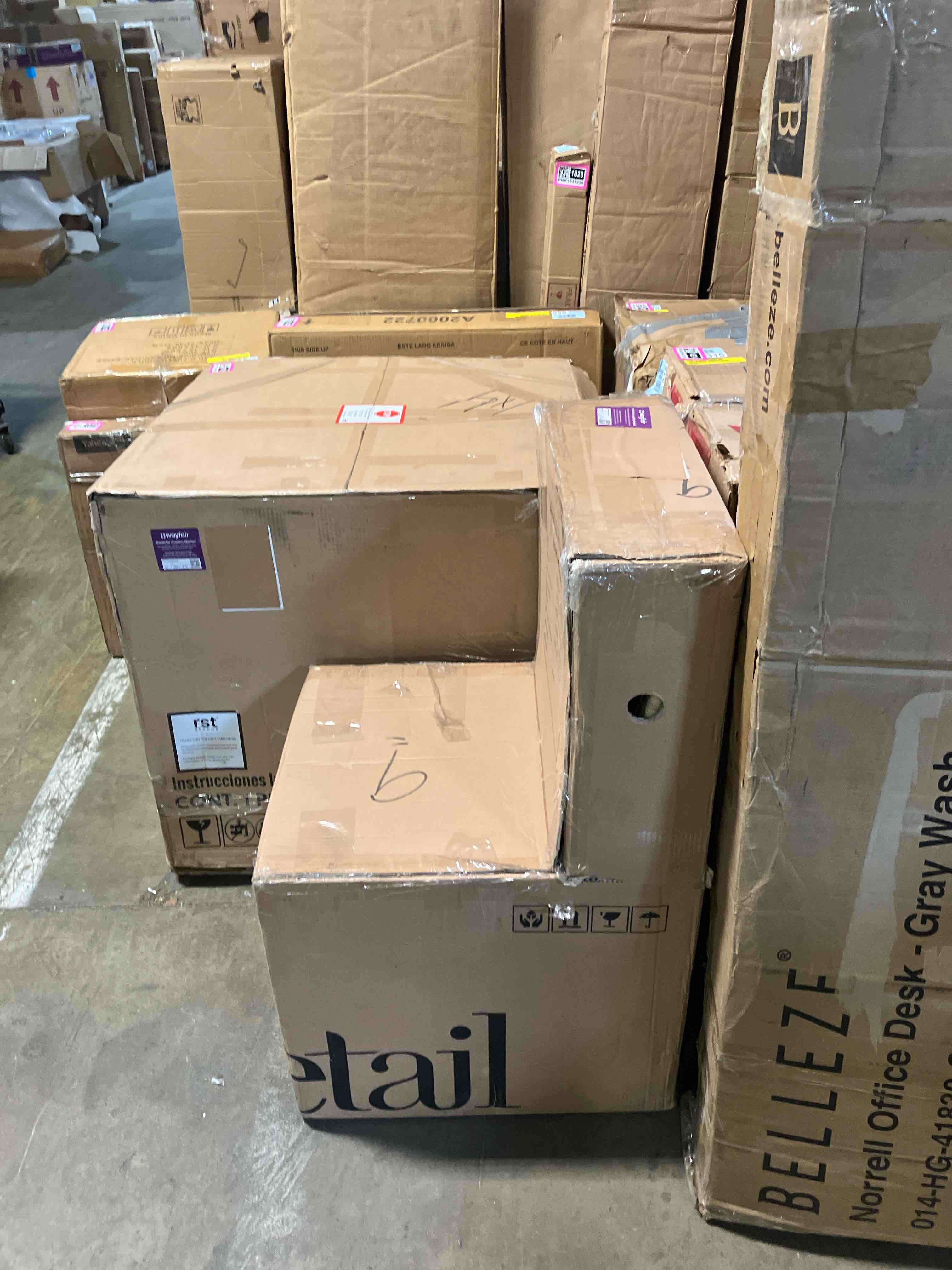 https://s3.amazonaws.com/lotting-images-prod/phillipi/PNK3541818_1752675617359.jpeg