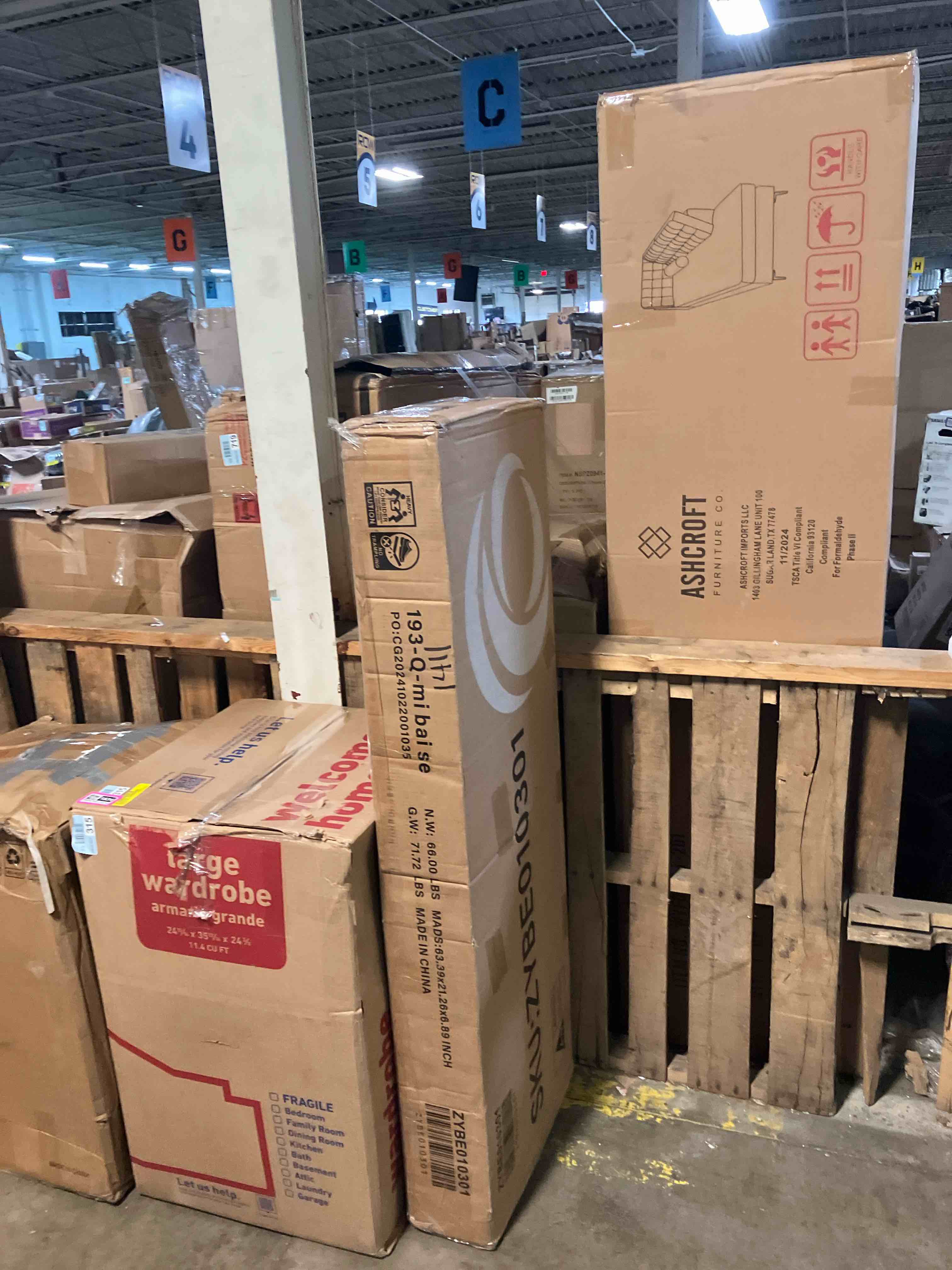 https://s3.amazonaws.com/lotting-images-prod/phillipi/PNK3541821_1752674638194.jpeg