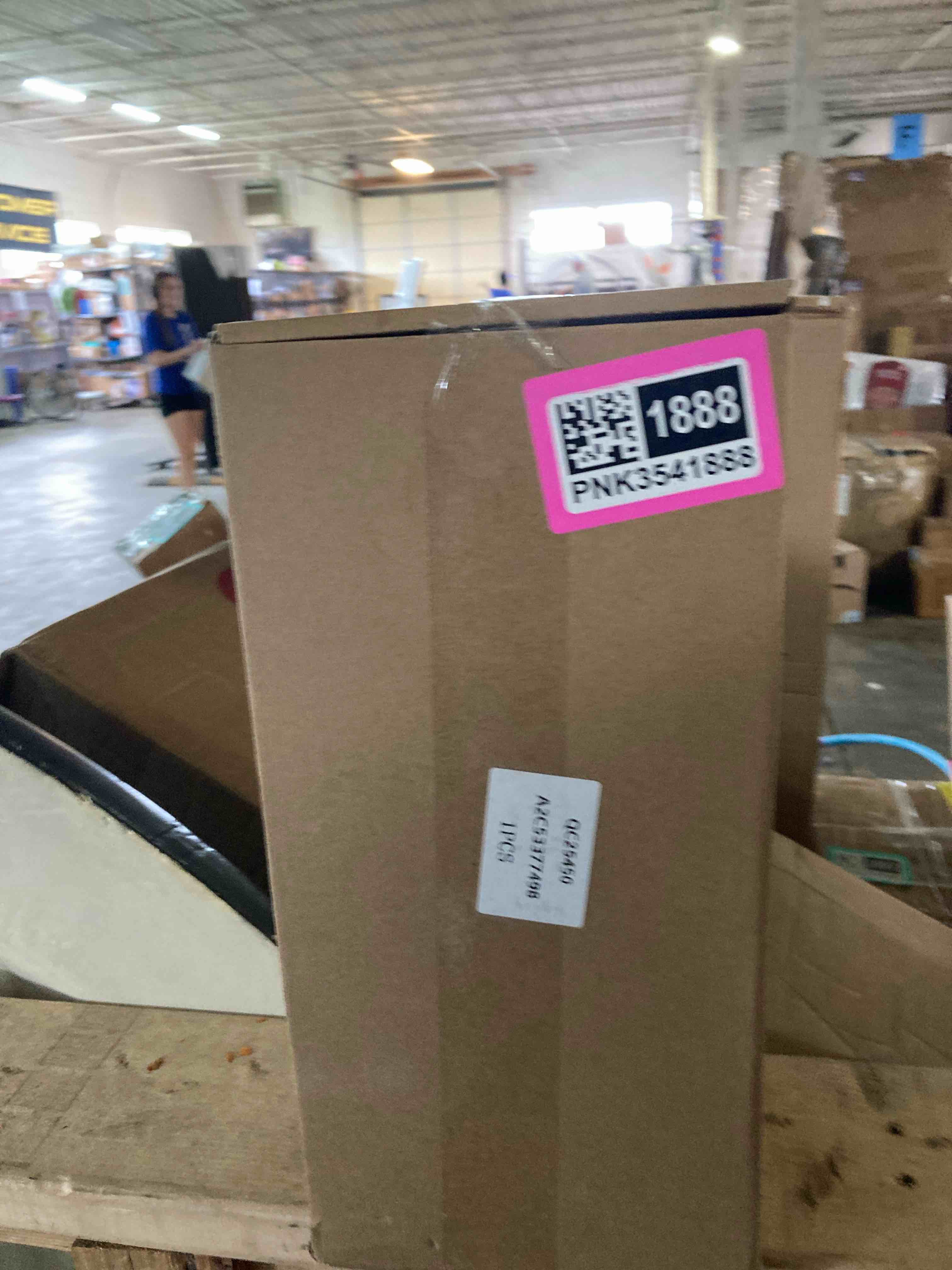 https://s3.amazonaws.com/lotting-images-prod/phillipi/PNK3541887_1752680657743.jpeg