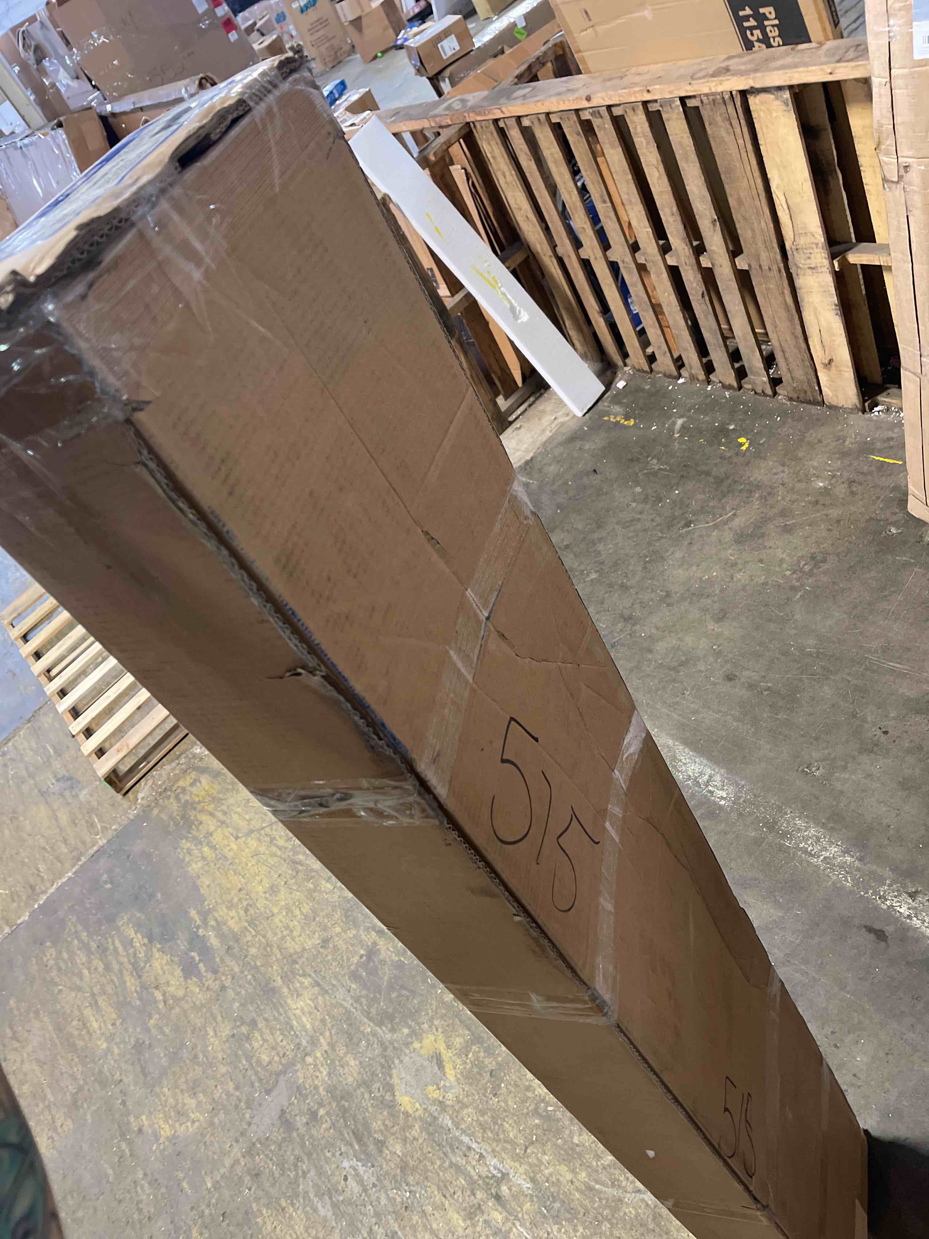 https://s3.amazonaws.com/lotting-images-prod/phillipi/PNK3542567_1752862685683.jpeg