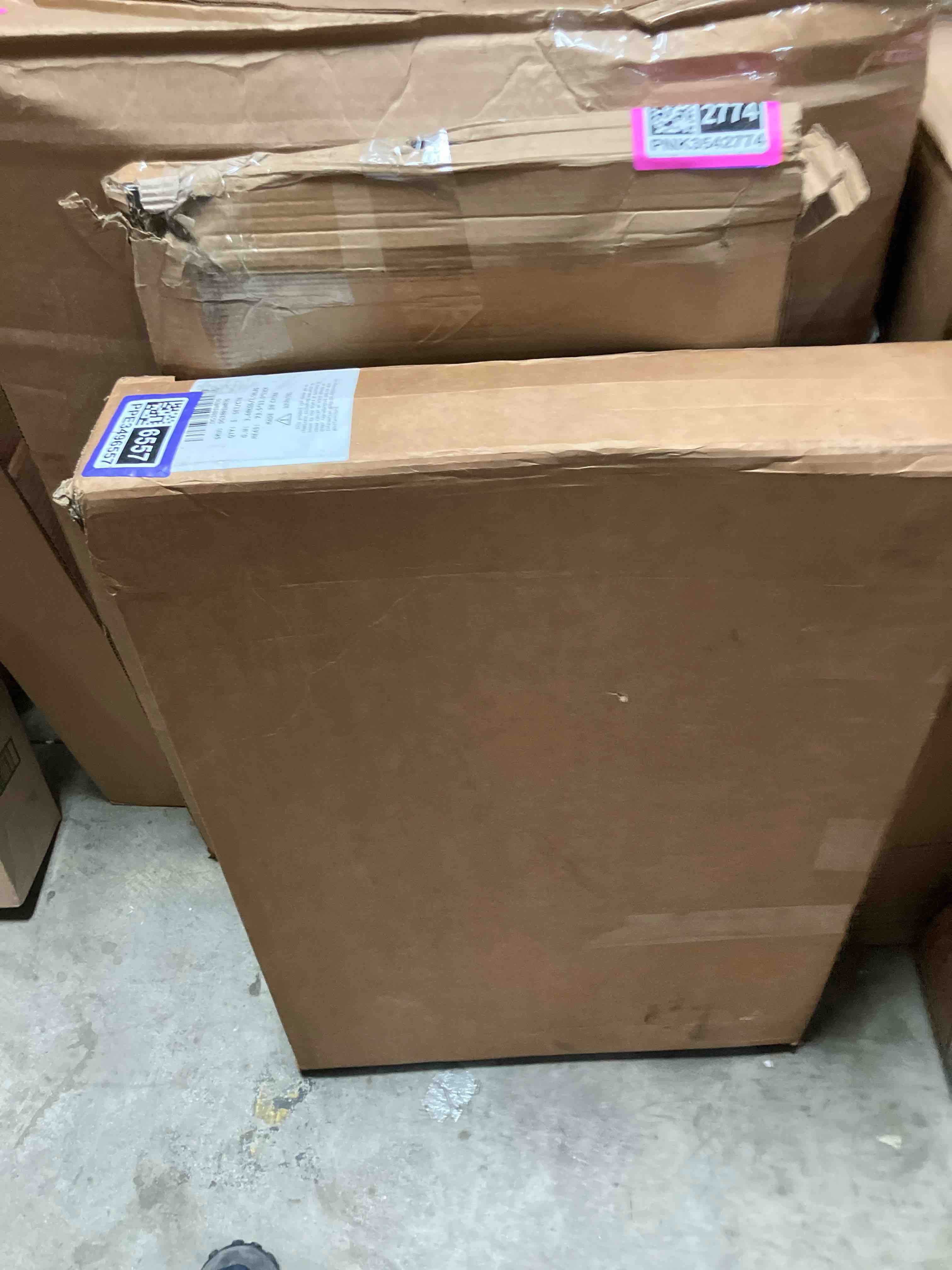 https://s3.amazonaws.com/lotting-images-prod/phillipi/PNK3542773_1753192824303.jpeg