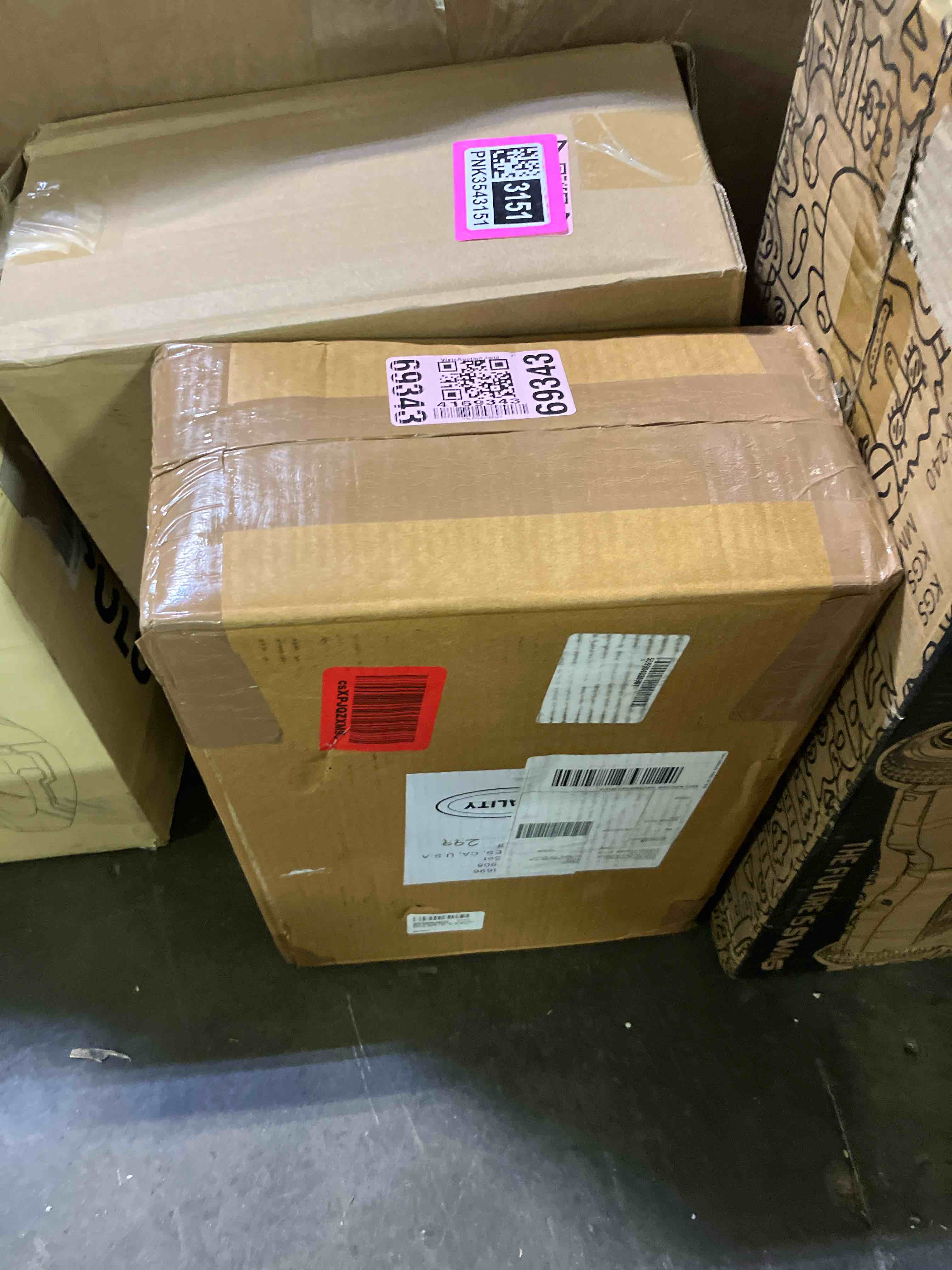 https://s3.amazonaws.com/lotting-images-prod/phillipi/PNK3543158_1753279841837.jpeg